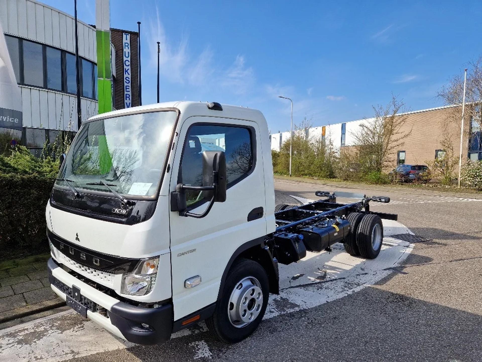 Foto 4 van FUSO Canter 7C18 / AMT / 340