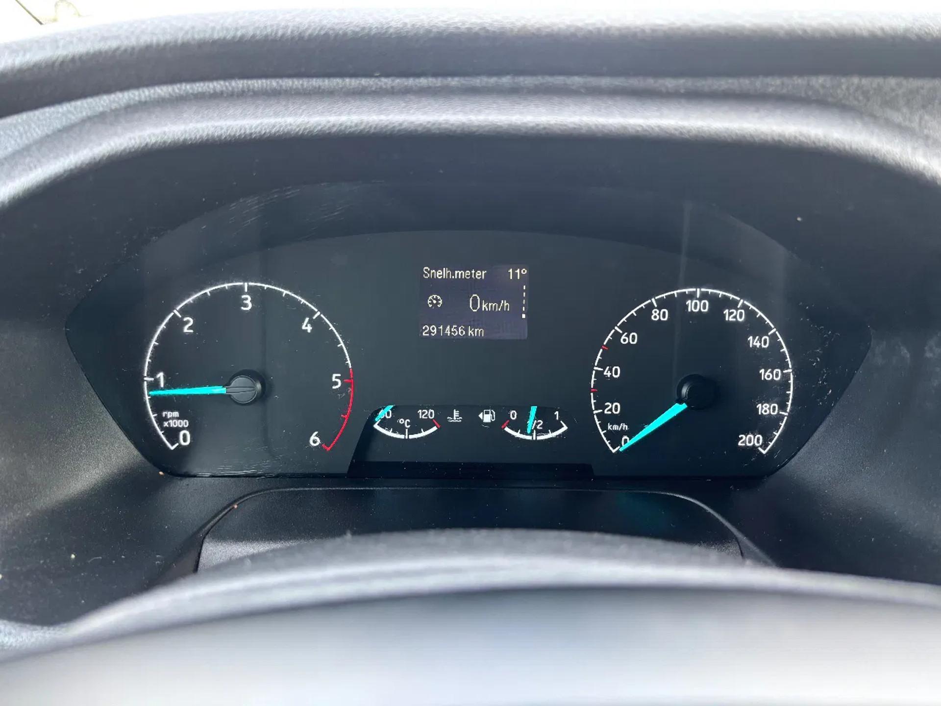 Foto 13 van Ford 2.0TDCI L2H1 Airco Navi Camera Cruisecontrol Trekhaak