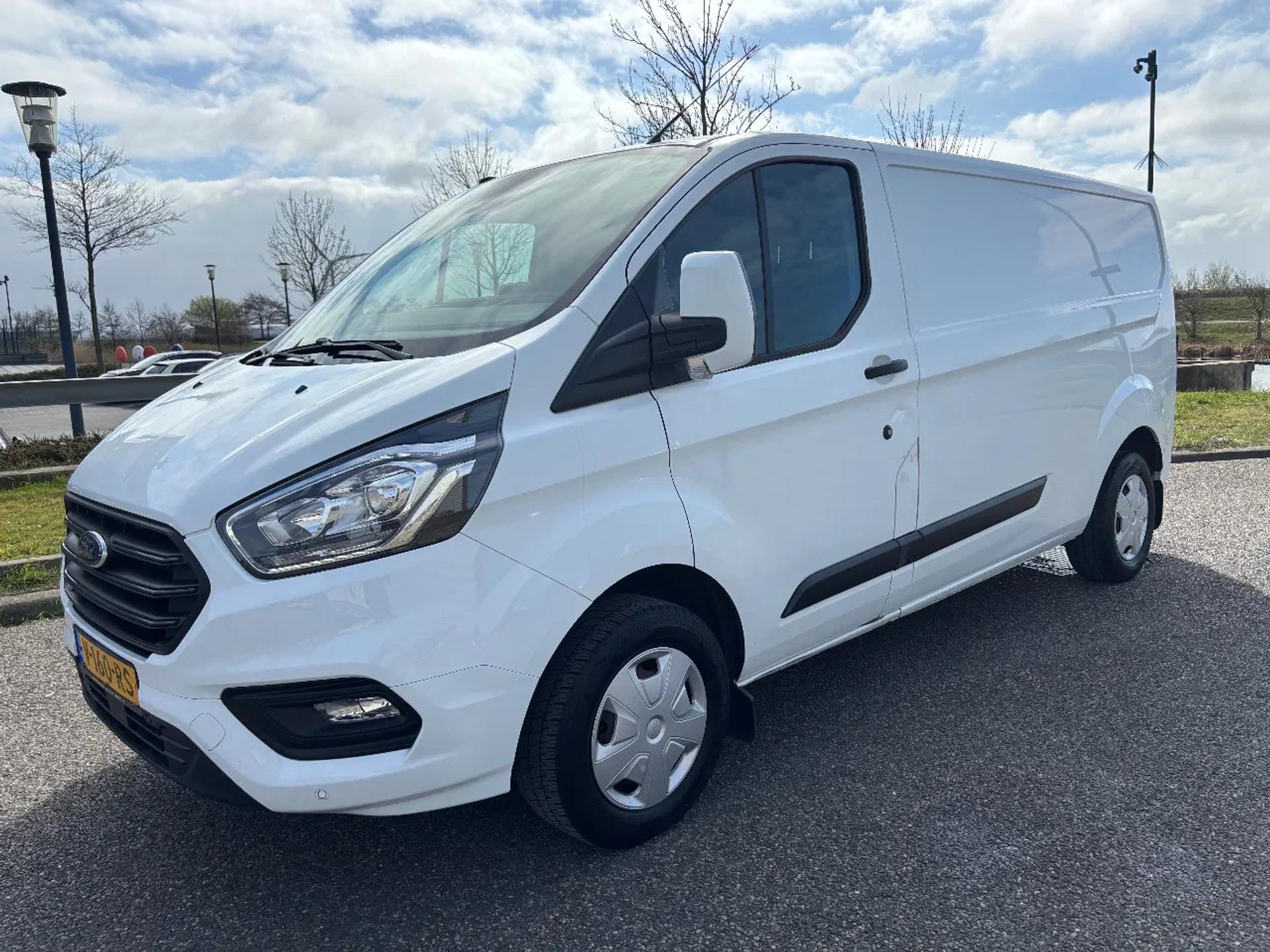Foto 2 van Ford 2.0TDCI L2H1 Airco Navi Camera Cruisecontrol Trekhaak