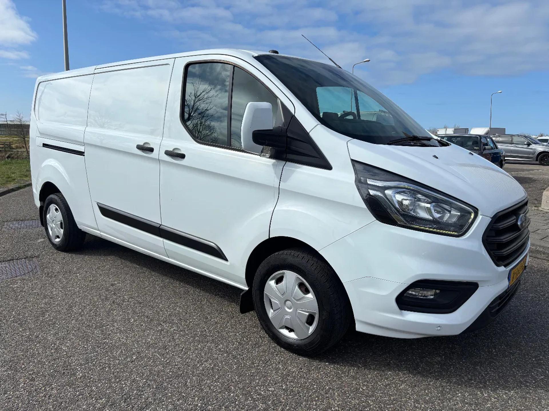 Foto 3 van Ford 2.0TDCI L2H1 Airco Navi Camera Cruisecontrol Trekhaak