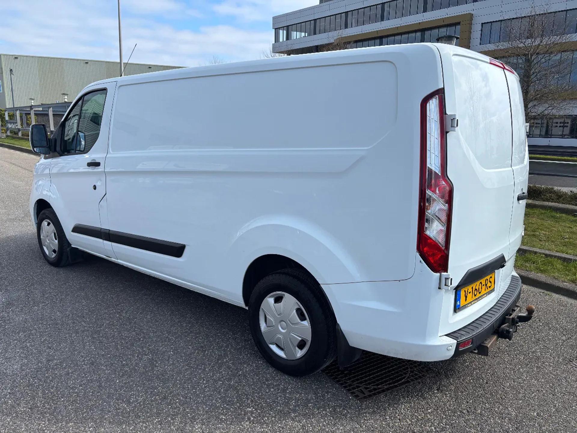 Foto 5 van Ford 2.0TDCI L2H1 Airco Navi Camera Cruisecontrol Trekhaak