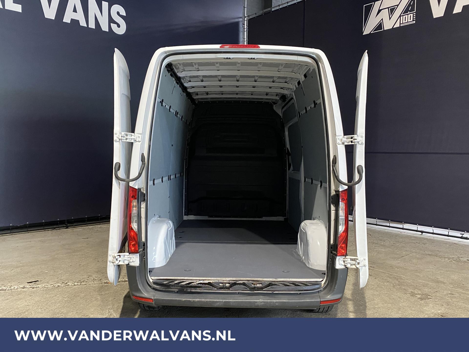 Foto 3 van Mercedes-Benz Sprinter 314CDI 143pk L2H2 Euro6 Airco | Bijrijdersbank | Bluetooth telefoonvoorbereiding