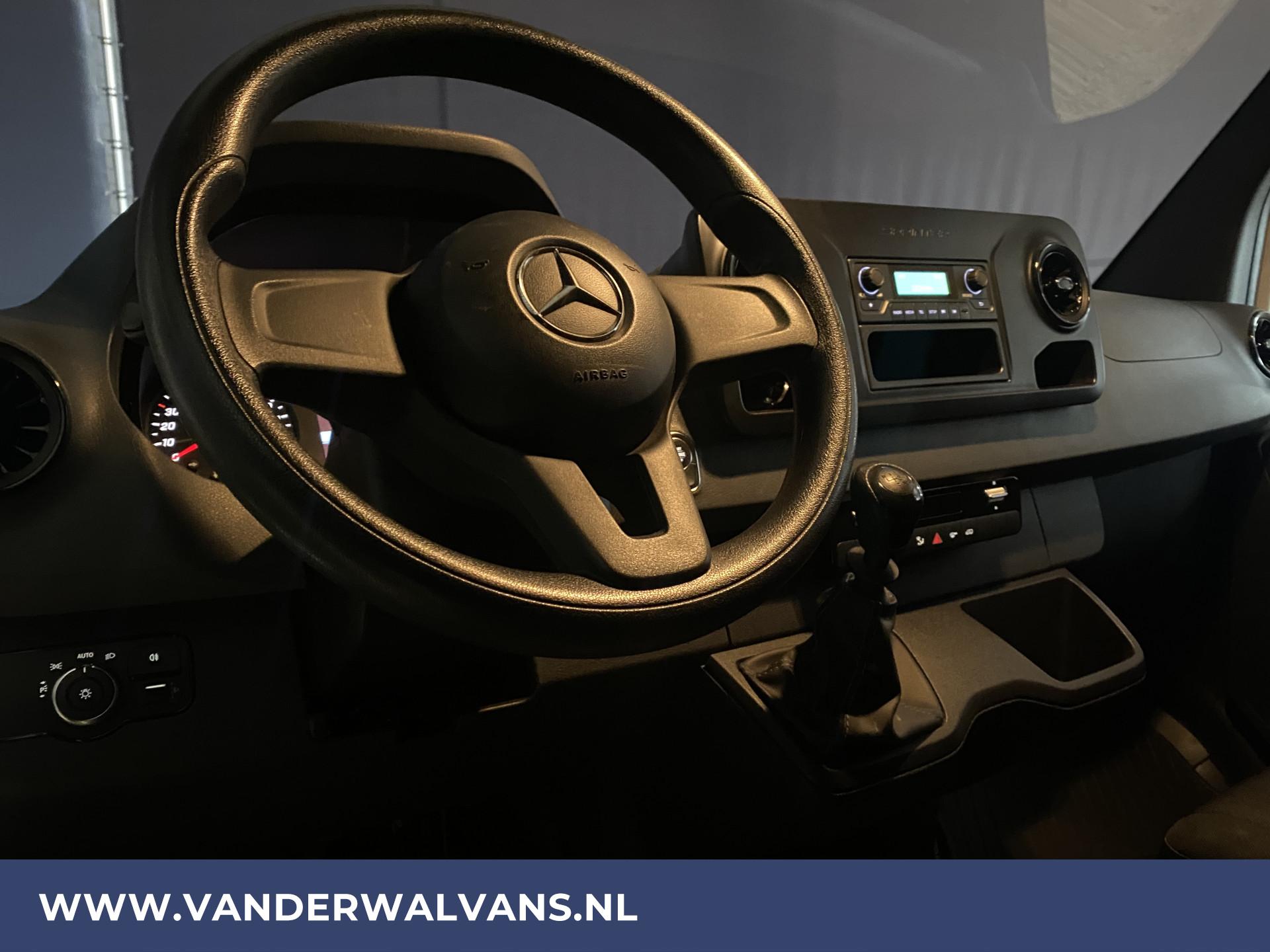 Foto 6 van Mercedes-Benz Sprinter 314CDI 143pk L2H2 Euro6 Airco | Bijrijdersbank | Bluetooth telefoonvoorbereiding