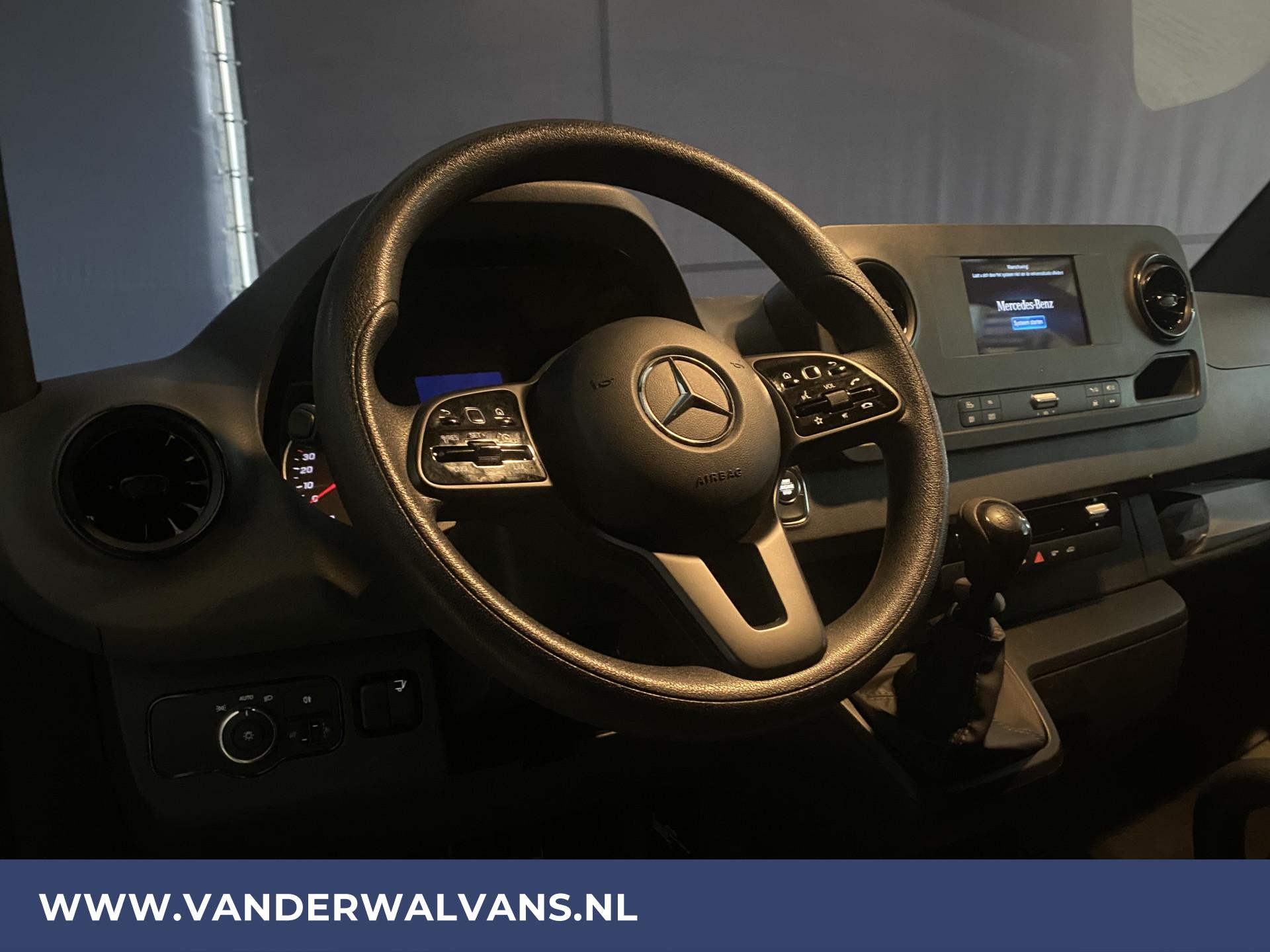 Foto 17 van Mercedes-Benz Sprinter 316 CDI 163pk Bakwagen + Laadklep Euro6 Airco | Navigatie | Camera