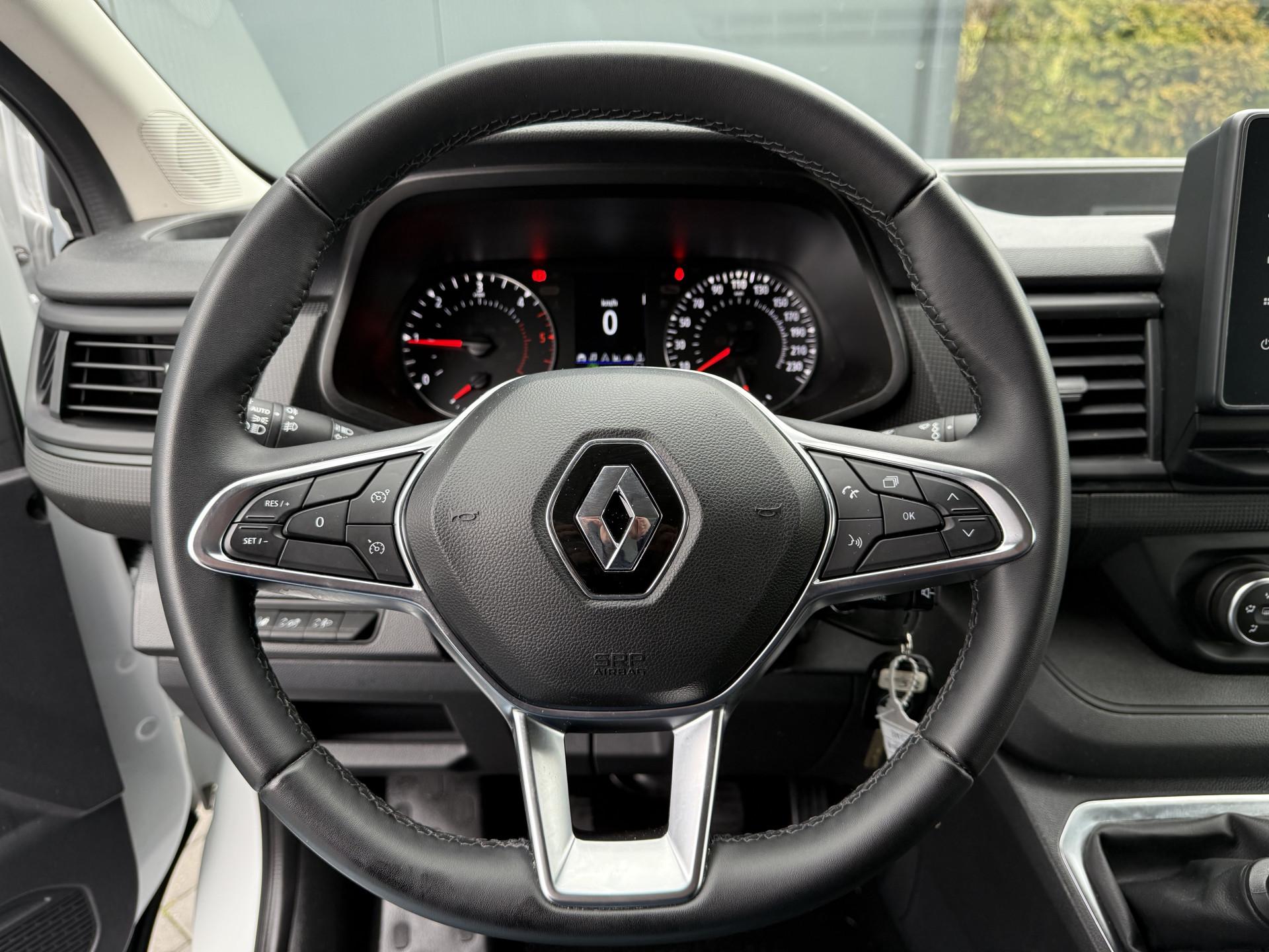 Foto 10 van Renault 2.0 Blue dC1 150 PK / L2H2 / 1e EIG. / SORTIMO INRICHTING / LED / AIRCO / CRUISE / NAVI / 3-ZITS