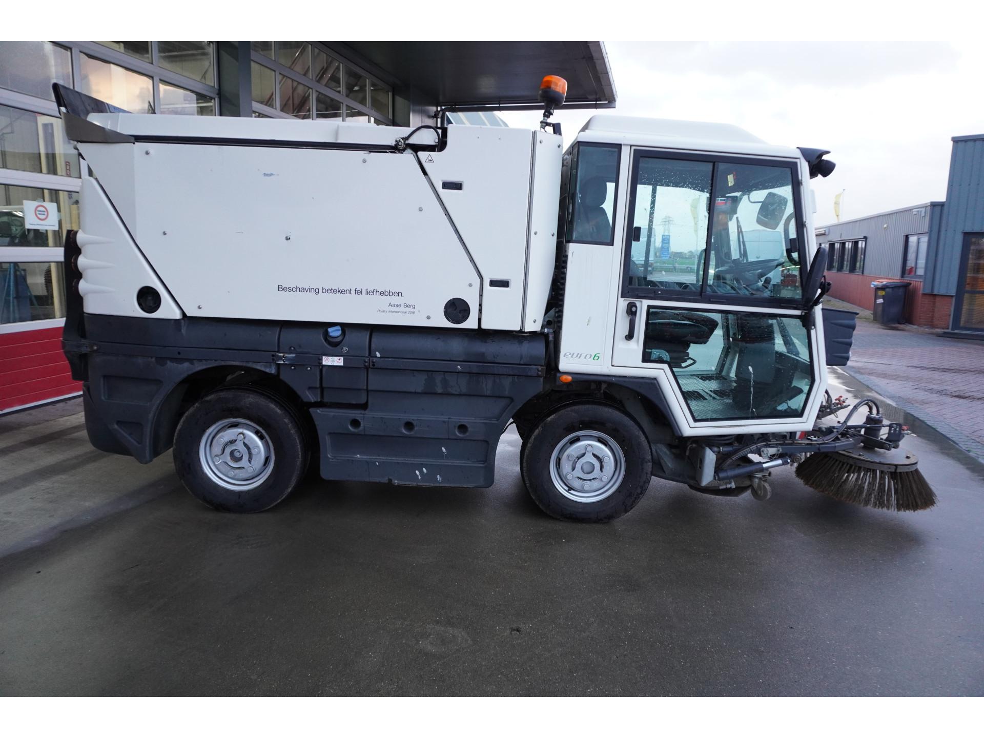 Foto 5 van Schmidt SWINGO 200 Veegmachine Euro 6