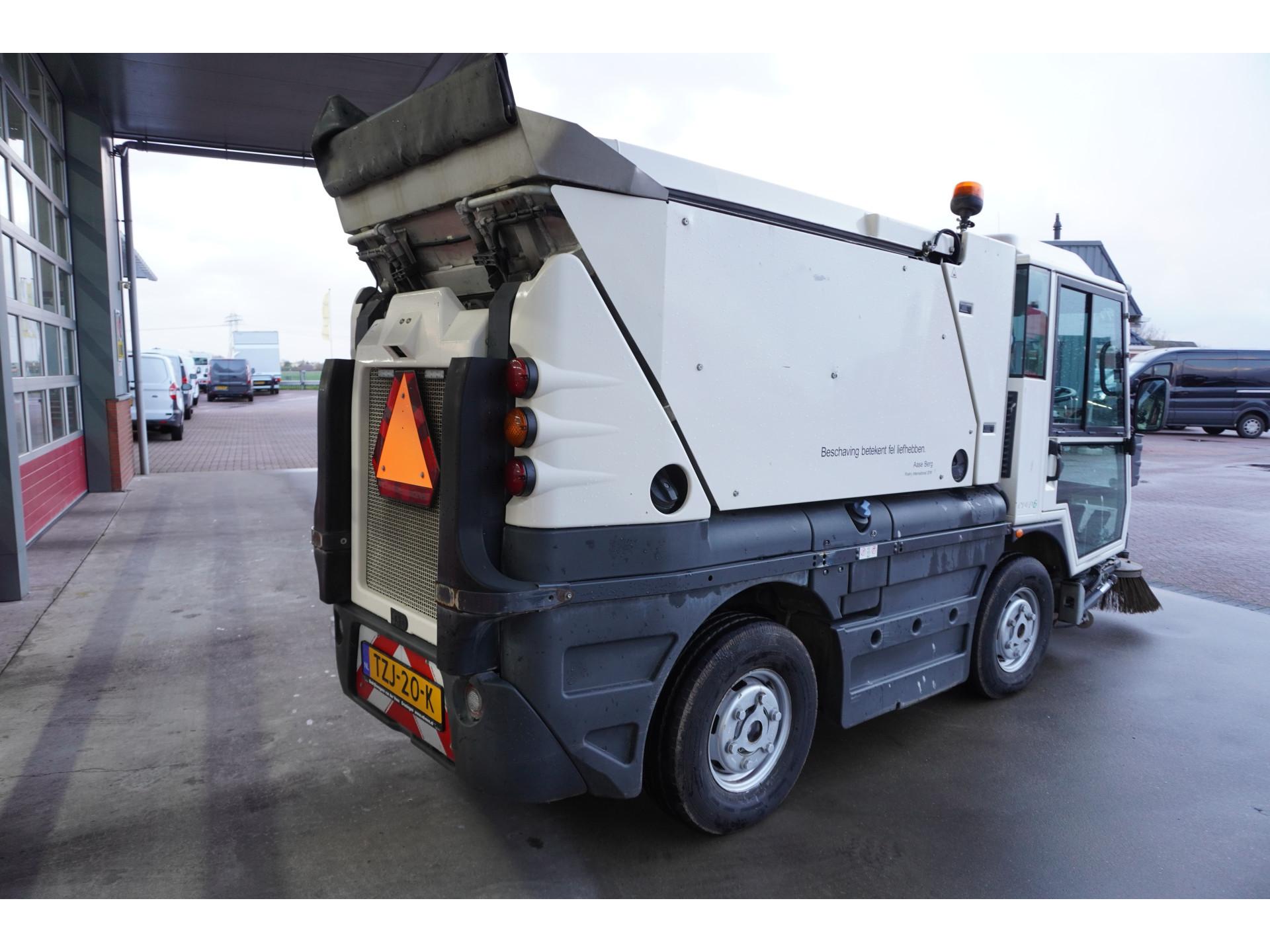 Foto 6 van Schmidt SWINGO 200 Veegmachine Euro 6