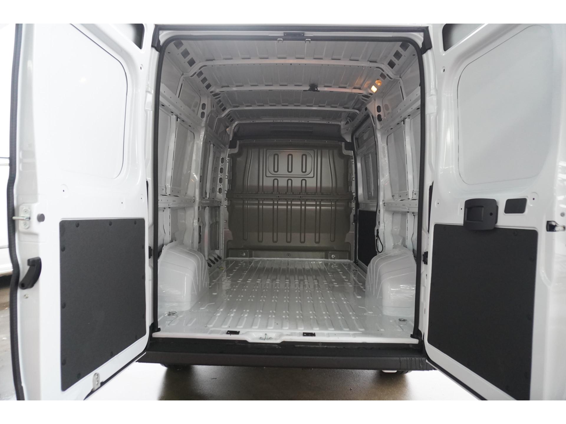 Foto 7 van Citroën 2.2 BlueHDi 140PK S&S L2H2 3.5t Automaat