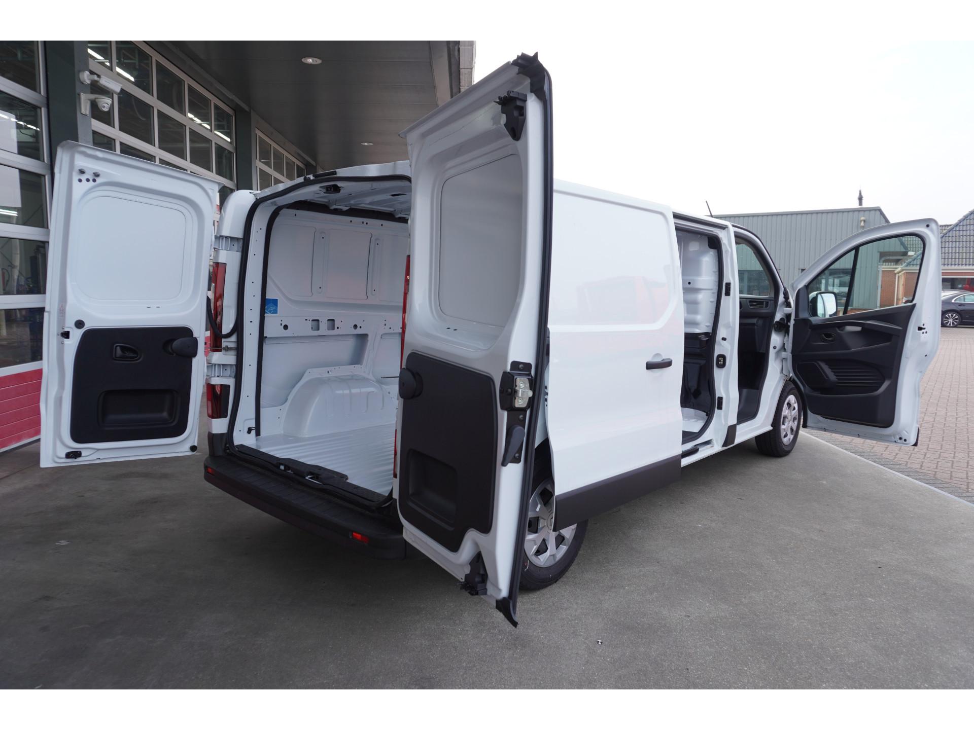 Foto 4 van Renault 2.0 dCi 130PK L2H1 Work Edition Schuifdeur L/R