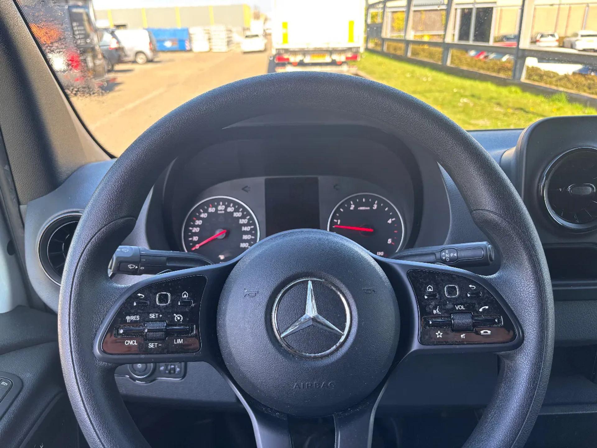 Foto 15 van Mercedes-Benz 317CDI L2H2 Automaat Airco Navi Cruisecontrol 47000KM
