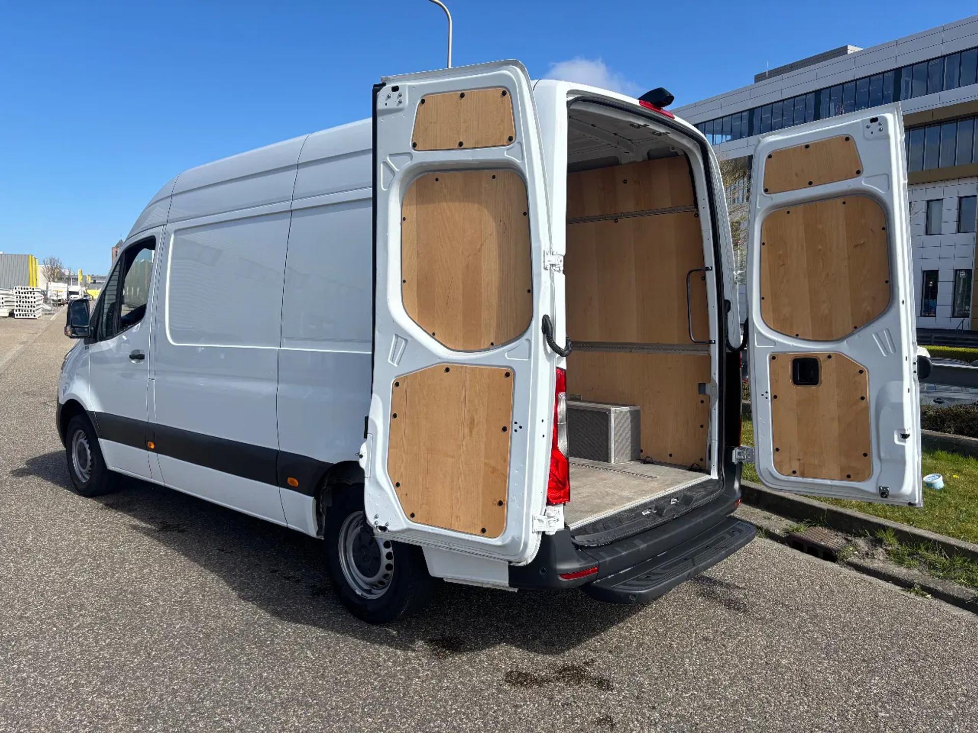 Foto 10 van Mercedes-Benz 317CDI L2H2 Automaat Airco Navi Cruisecontrol 38000KM BPM VRIJ