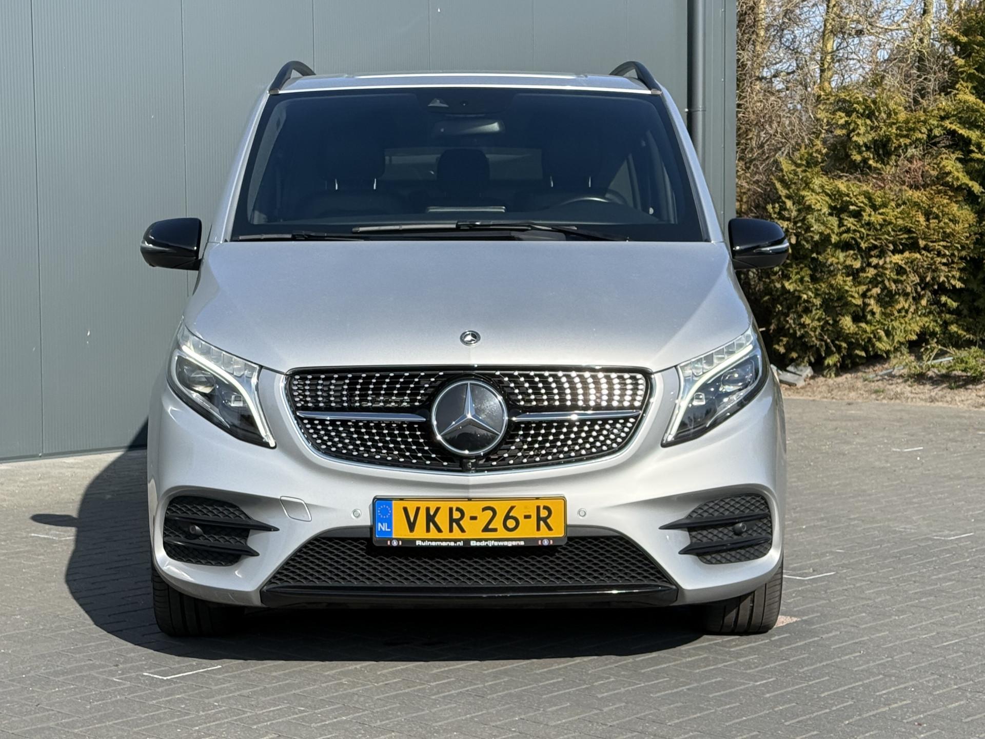 Foto 28 van Mercedes-Benz 300d 4-MATIC / 1e EIGN / ORG NL / AMG-STYLING / EXTRA LANG L3 / DUBBEL CABINE / 2x SCHUIFDEUR / ACHTERKLEP / TREKHAAK