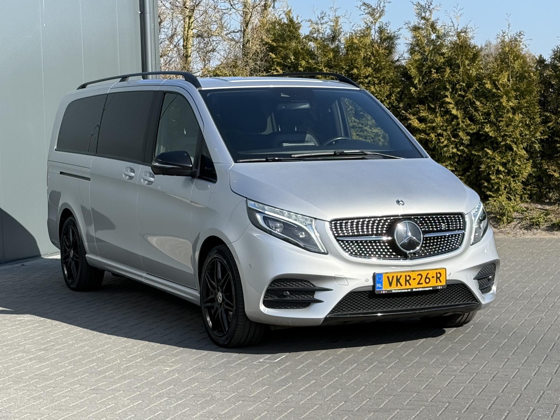 Foto 4 van Mercedes-Benz 300d 4-MATIC / 1e EIGN / ORG NL / AMG-STYLING / EXTRA LANG L3 / DUBBEL CABINE / 2x SCHUIFDEUR / ACHTERKLEP / TREKHAAK