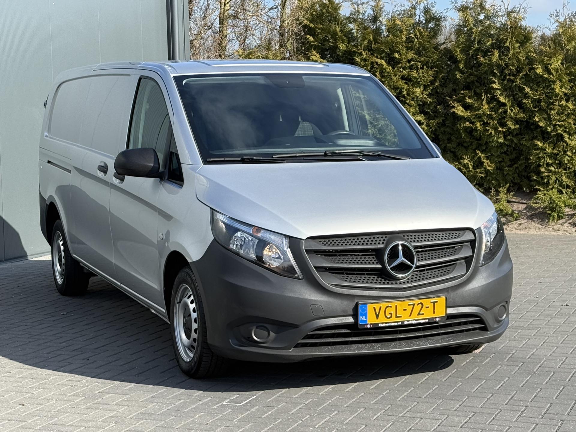 Foto 3 van Mercedes-Benz 114 CDI 136 PK / L3H1 / 1e EIG. / TREKHAAK / AIRCO / CRUISE / NETTE BUS
