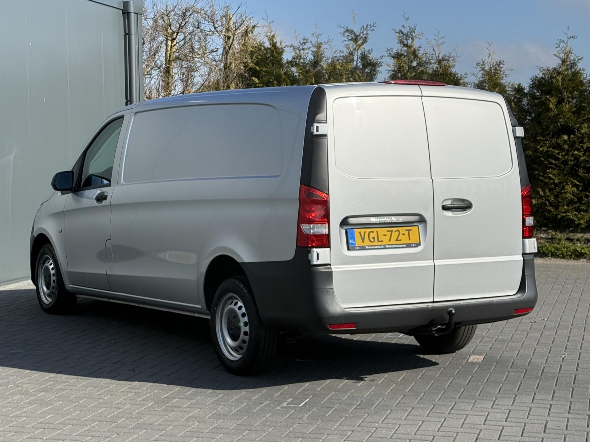Foto 4 van Mercedes-Benz 114 CDI 136 PK / L3H1 / 1e EIG. / TREKHAAK / AIRCO / CRUISE / NETTE BUS