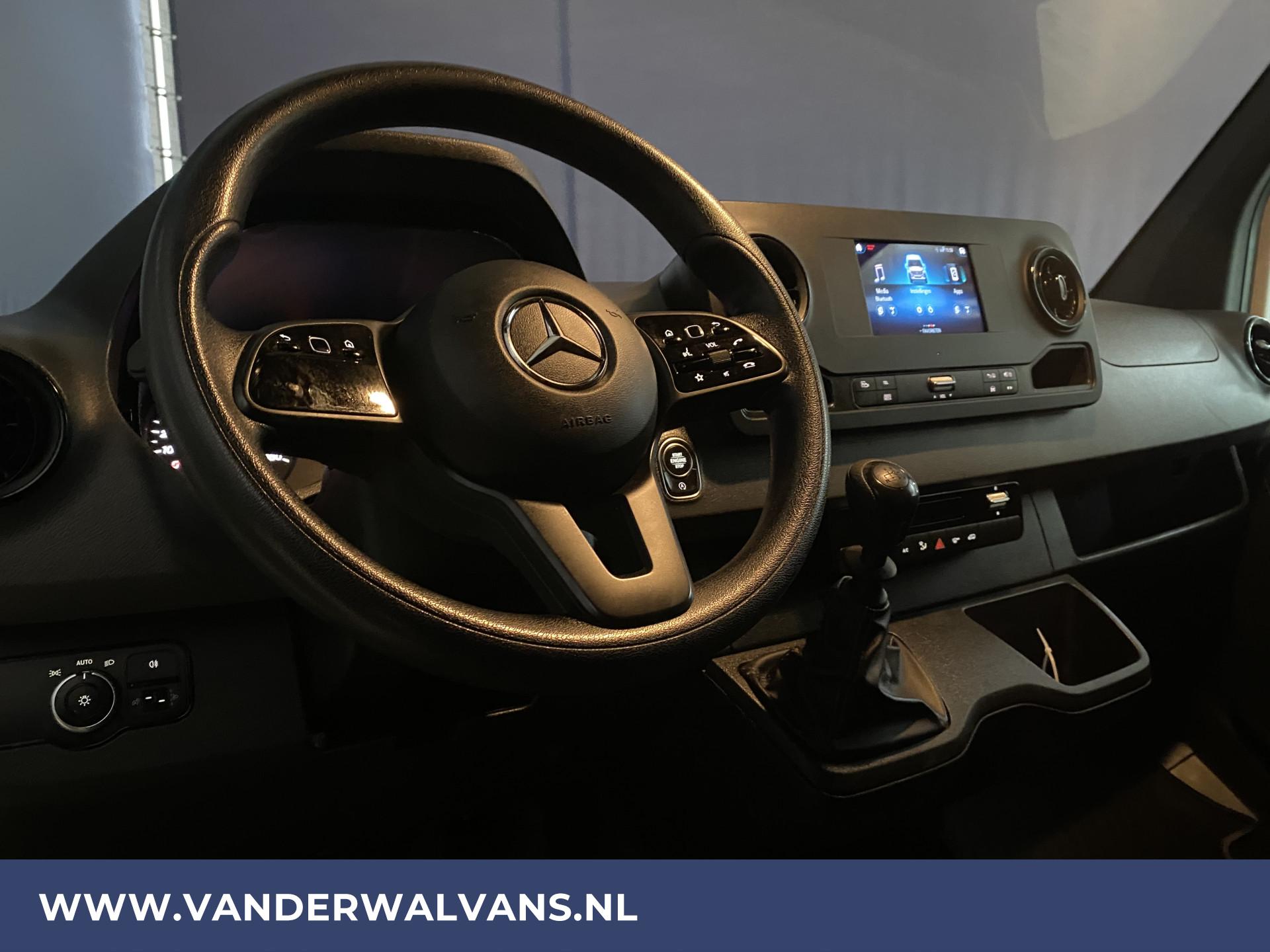 Foto 13 van Mercedes-Benz 315CDI 150pk L3H2 Euro6 Fabrieksgarantie Airco | Camera | Apple Carplay