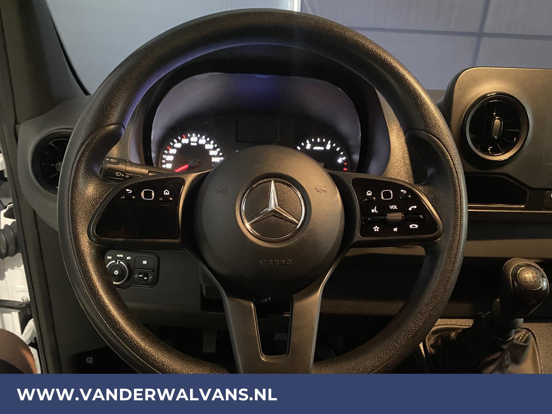 Foto 14 van Mercedes-Benz 315CDI 150pk L3H2 Euro6 Fabrieksgarantie Airco | Camera | Apple Carplay