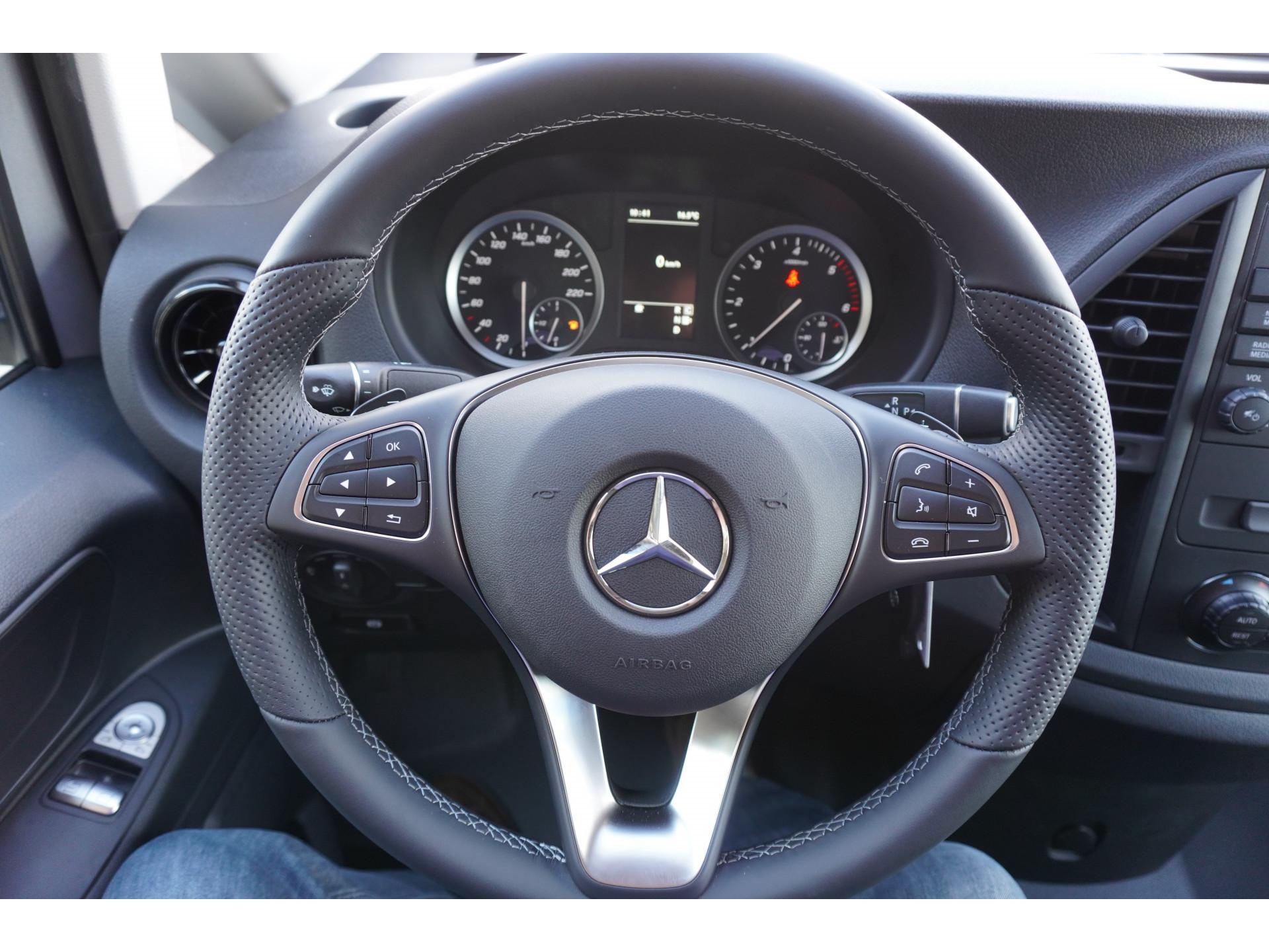 Foto 13 van Mercedes-Benz Vito 116 CDI 164PK Lang Automaat