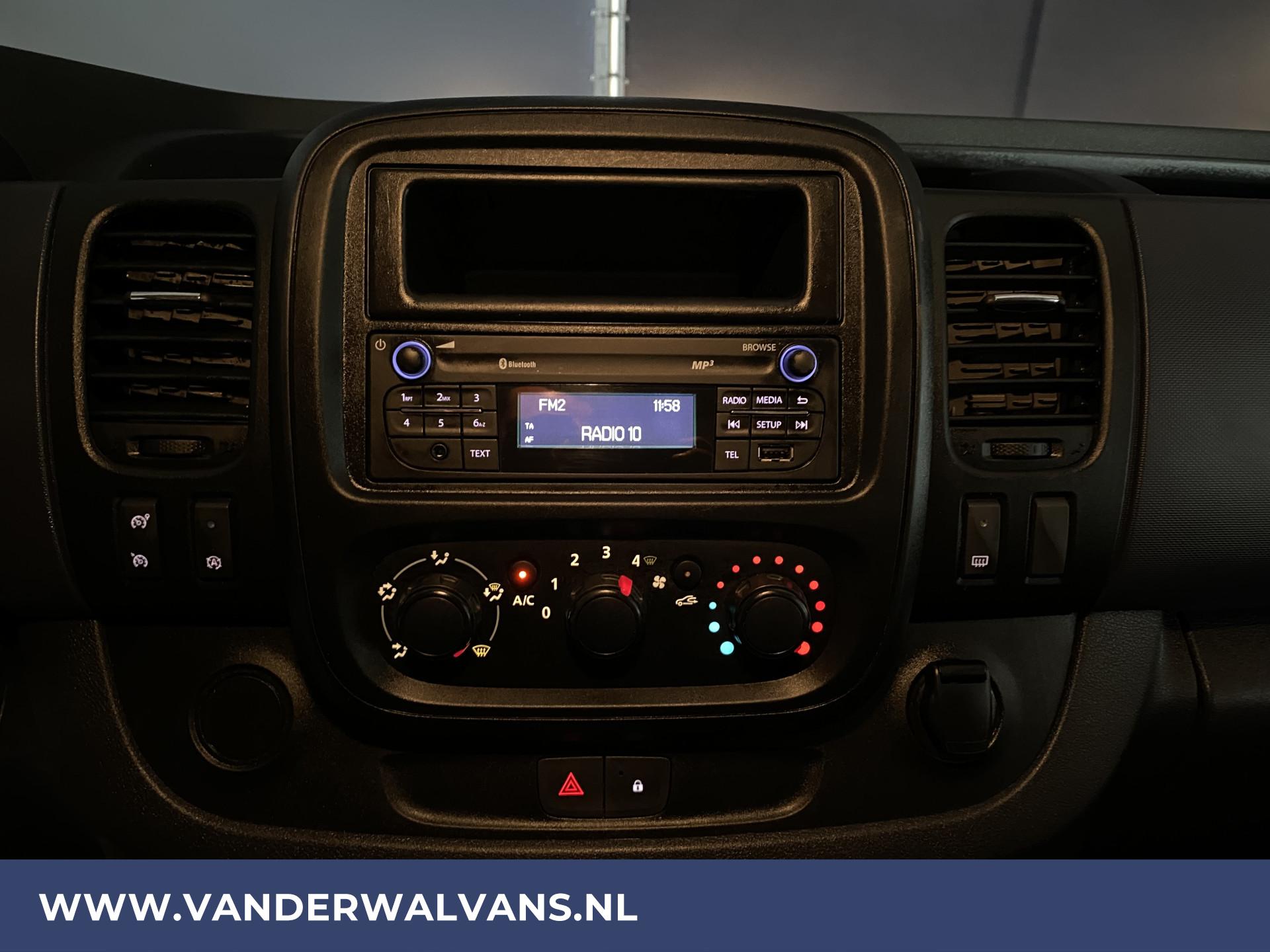Foto 16 van Opel Vivaro 1.6CDTI 125pk L2H1 Euro6 Airco | Cruisecontrol | Trekhaak