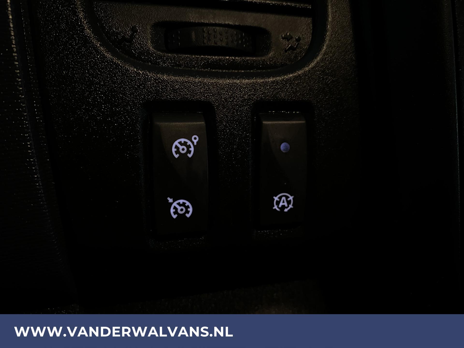 Foto 5 van Opel Vivaro 1.6CDTI 125pk L2H1 Euro6 Airco | Cruisecontrol | Trekhaak