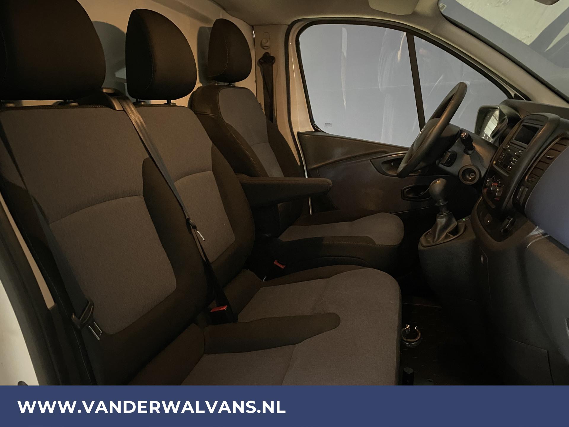 Foto 7 van Opel Vivaro 1.6CDTI 125pk L2H1 Euro6 Airco | Cruisecontrol | Trekhaak