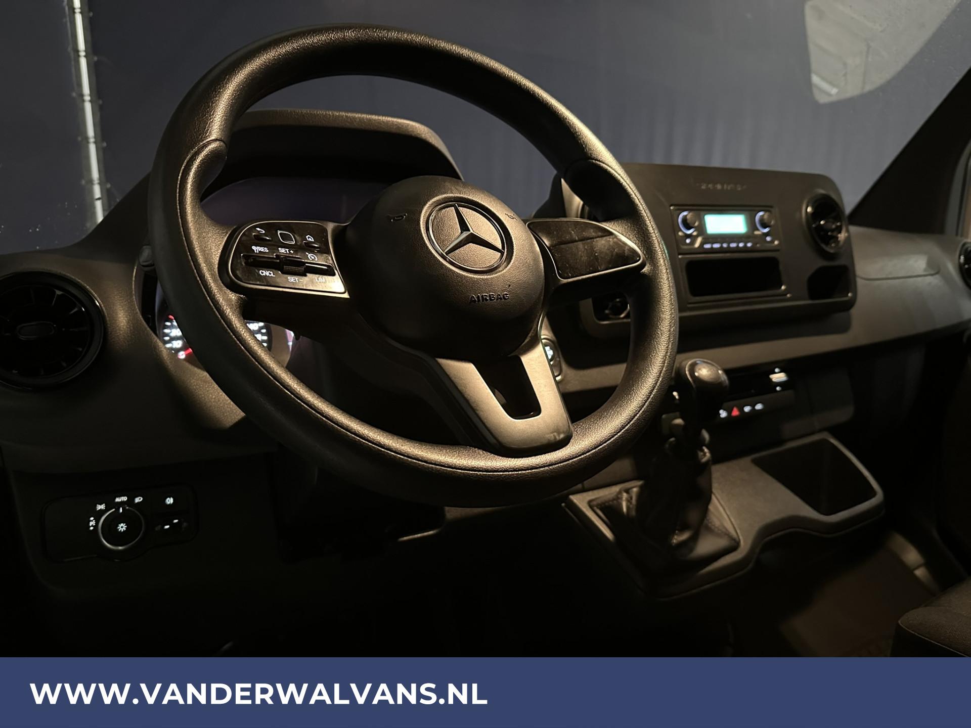 Foto 14 van Mercedes-Benz Sprinter 314 CDI 143pk L2H2 Euro6 Airco | Cruise Control | Trekhaak | 270 graden achterdeuren |