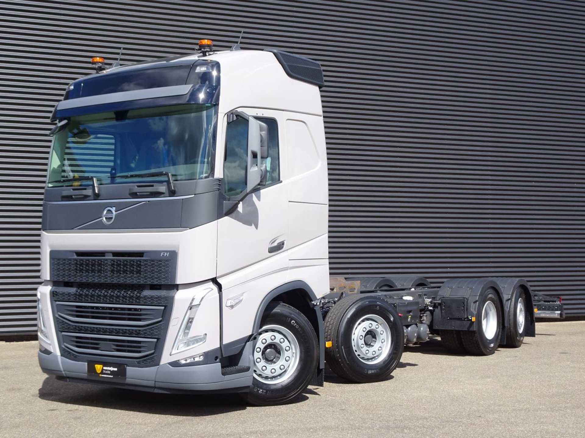 Volvo FH 500 / CHASSIS / 8x2/6 / LIFT STEERING AXLE / PTO