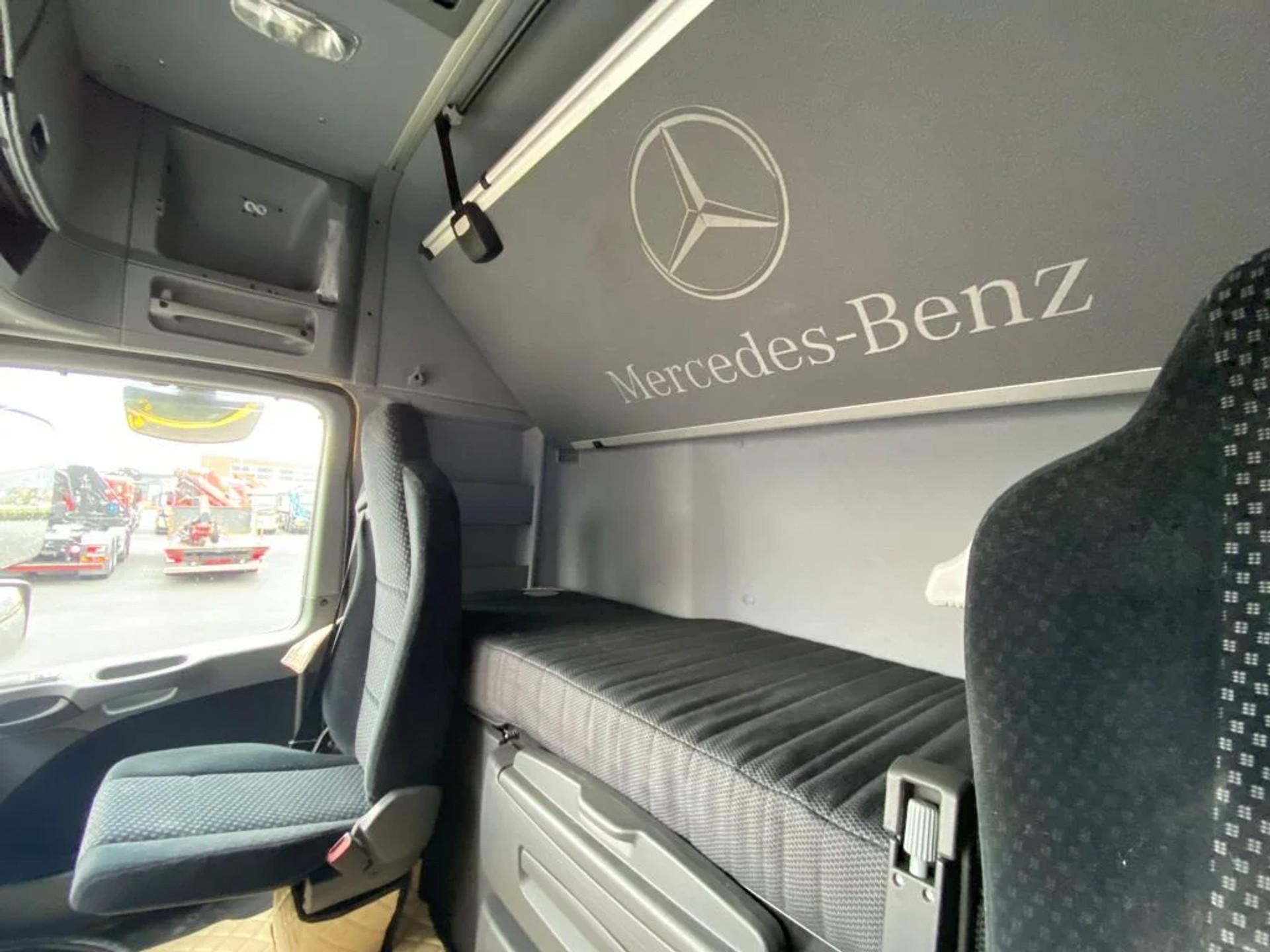 Foto 24 van Mercedes-Benz Actros 4165 V8 8X4 SLT TITAN HEAVY DUTY TRACTOR / SCHWERLAST SATTELZUGMASCHINE 250 TON