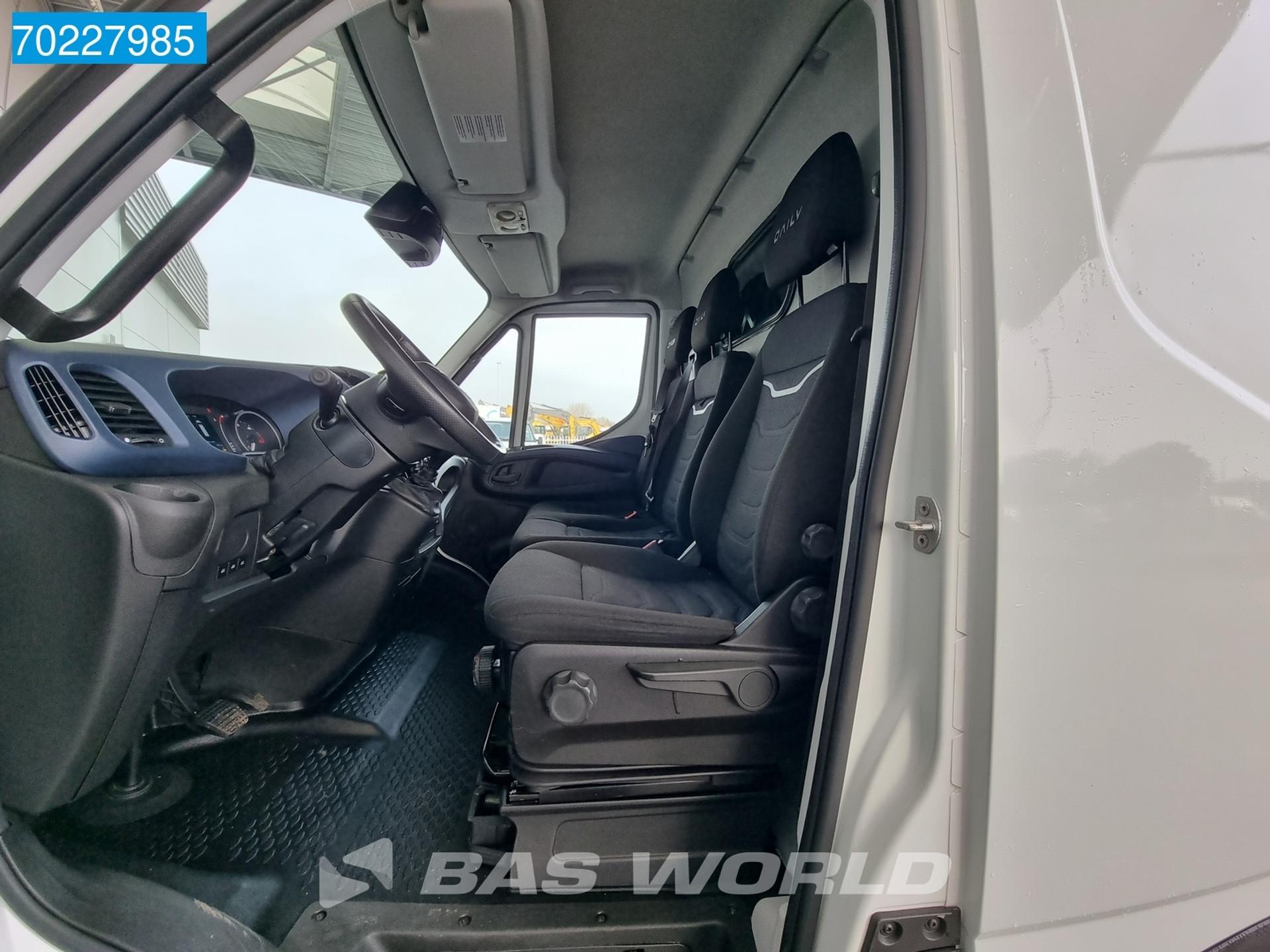 Foto 18 van Iveco Daily 35S14 Automaat Luchtvering ACC Camera LED Airco L3H2 L4H2 16m3 Airco