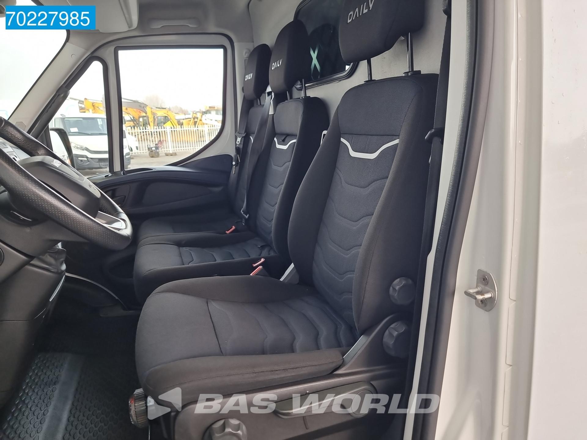 Foto 19 van Iveco Daily 35S14 Automaat Luchtvering ACC Camera LED Airco L3H2 L4H2 16m3 Airco