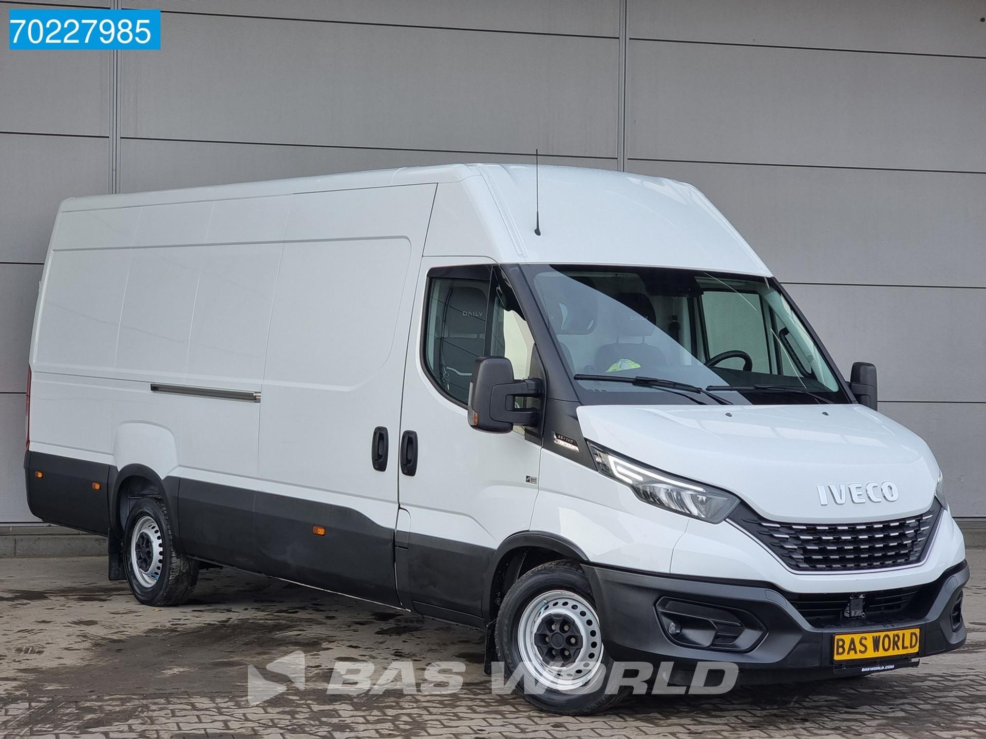 Foto 2 van Iveco Daily 35S14 Automaat Luchtvering ACC Camera LED Airco L3H2 L4H2 16m3 Airco