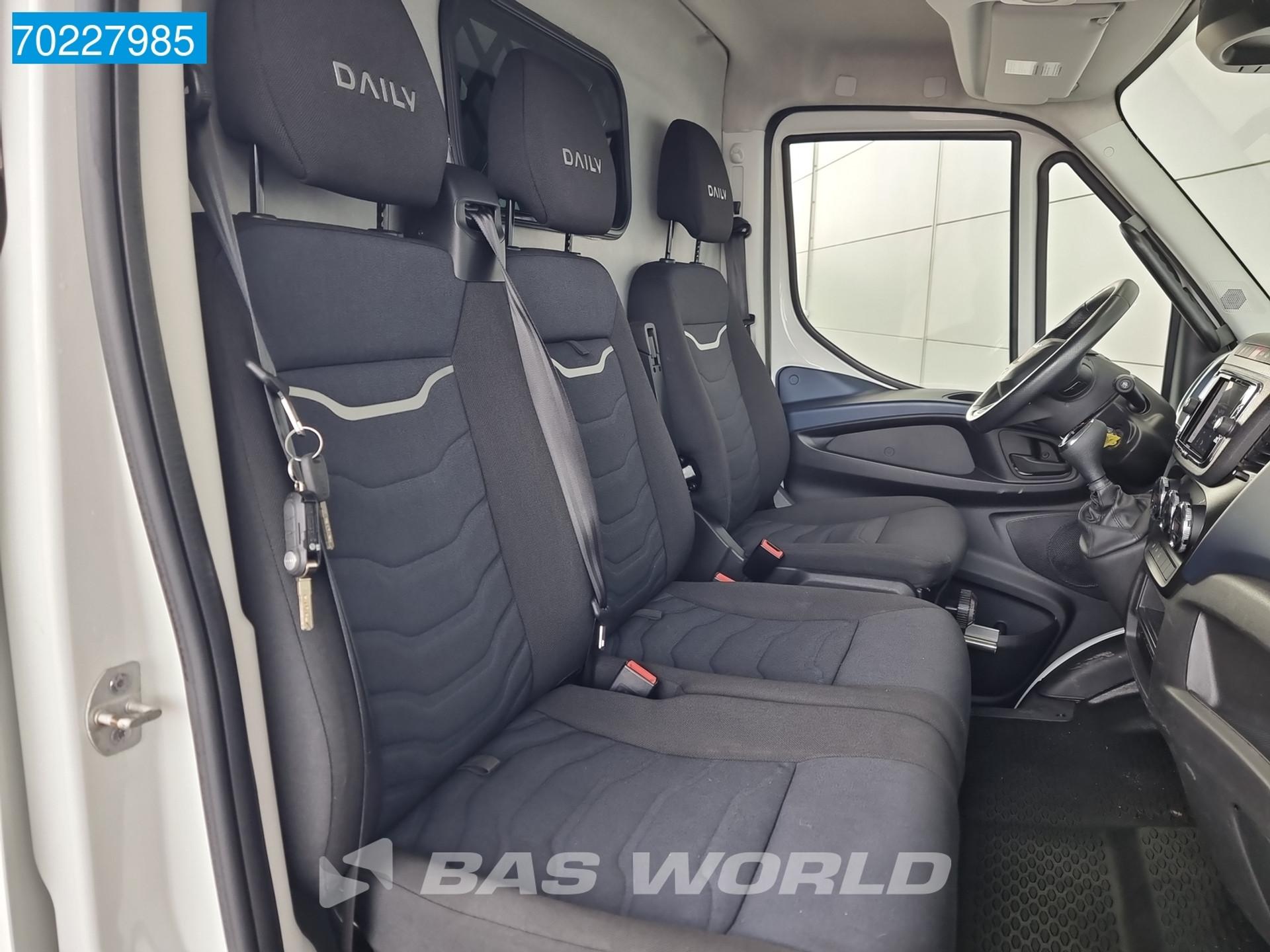 Foto 9 van Iveco Daily 35S14 Automaat Luchtvering ACC Camera LED Airco L3H2 L4H2 16m3 Airco