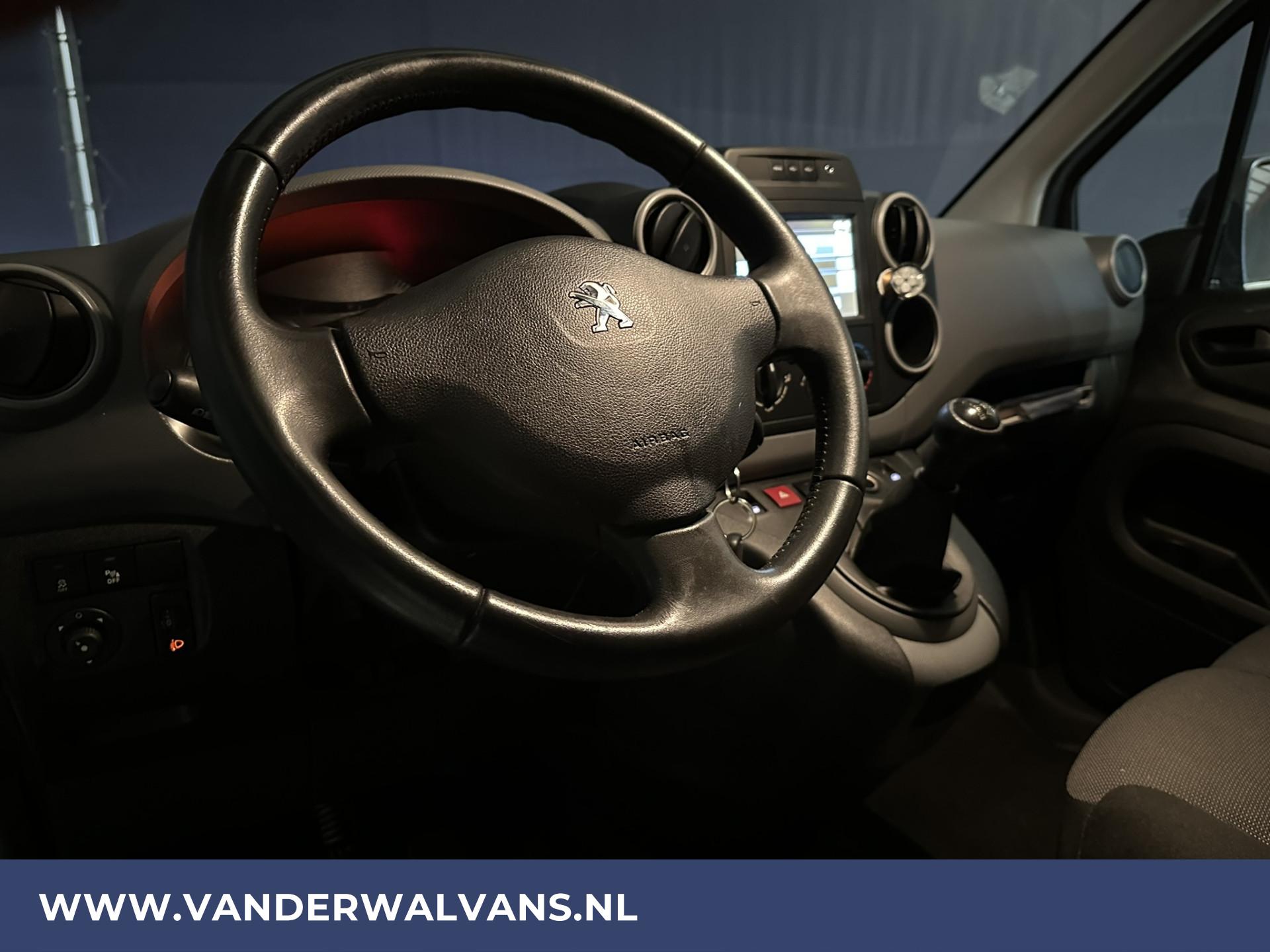 Foto 13 van Peugeot Partner 1.6 BlueHDi Airco | Navigatie | Camera | Trekhaak | Cruisecontrol