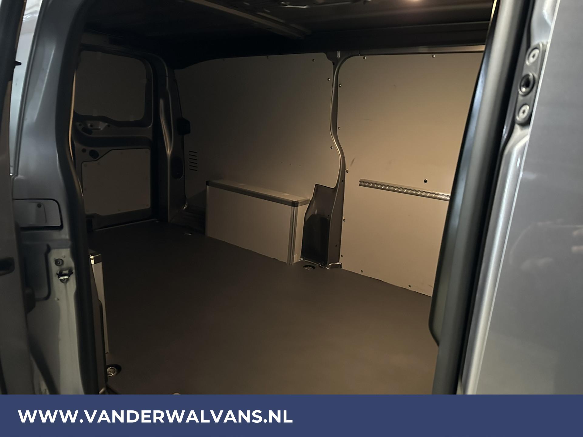 Foto 10 van Opel Vivaro 2.0 CDTI 150pk L3H1 XL Euro6 Airco | Apple Carplay | Navigatie | Camera | 2500kg trekvermogen