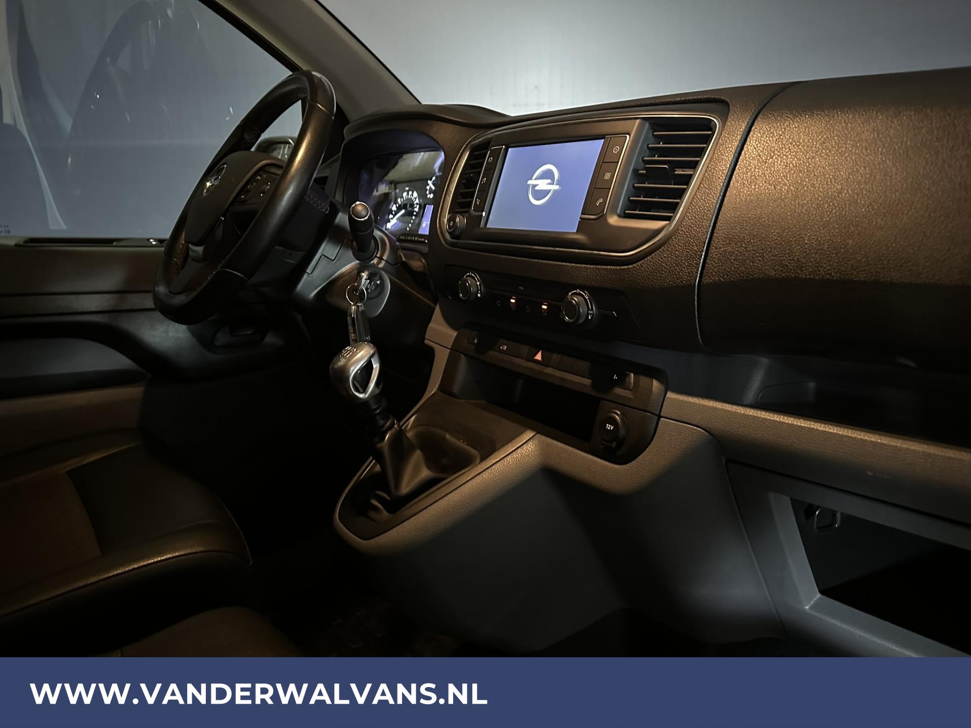 Foto 16 van Opel Vivaro 2.0 CDTI 150pk L3H1 XL Euro6 Airco | Apple Carplay | Navigatie | Camera | 2500kg trekvermogen