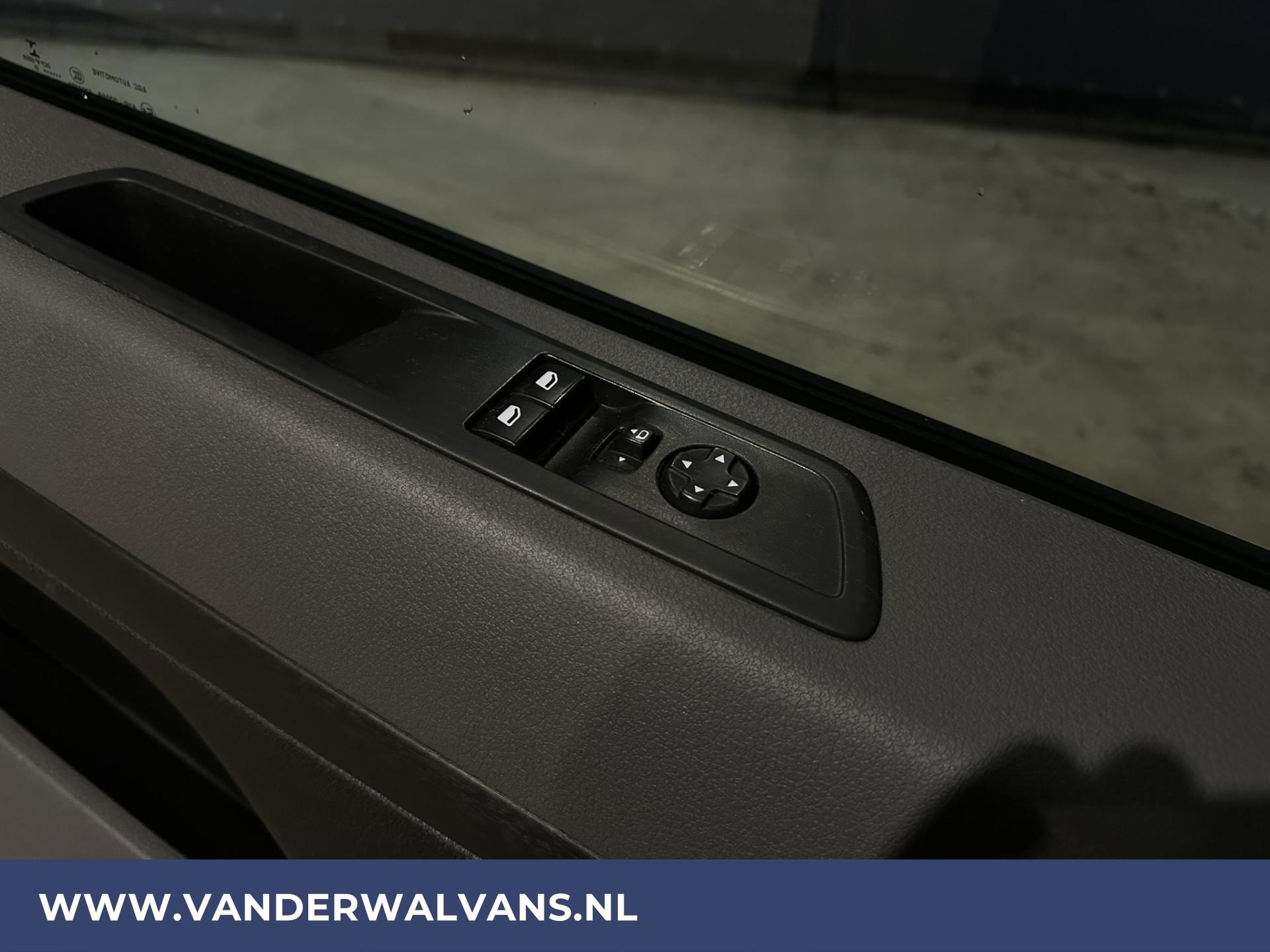 Foto 17 van Opel Vivaro 2.0 CDTI 150pk L3H1 XL Euro6 Airco | Apple Carplay | Navigatie | Camera | 2500kg trekvermogen