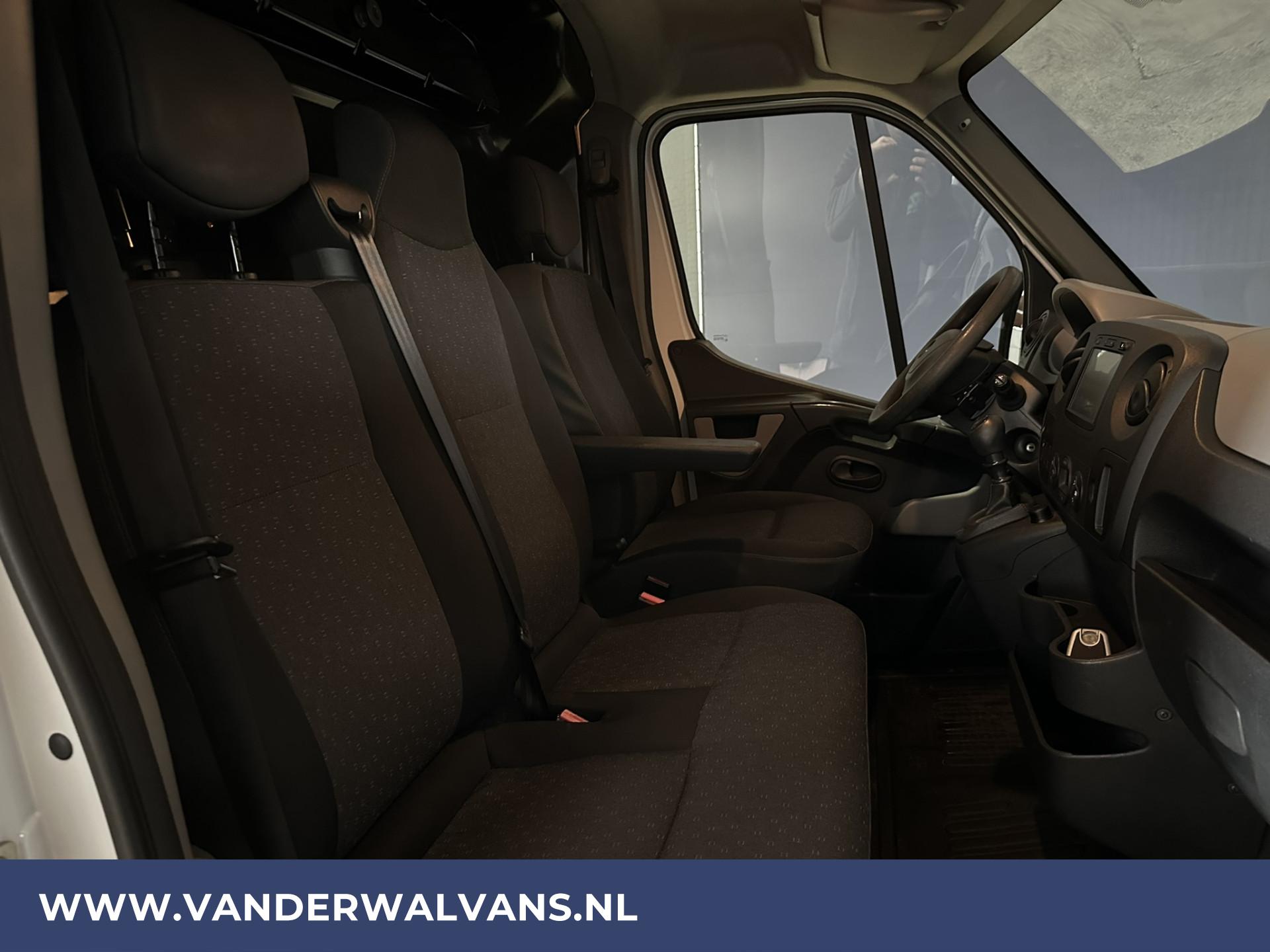 Foto 13 van Opel Movano 2.3 CDTI 146pk L2H2 Euro6 Airco | Imperiaal | Trap | Navigatie
