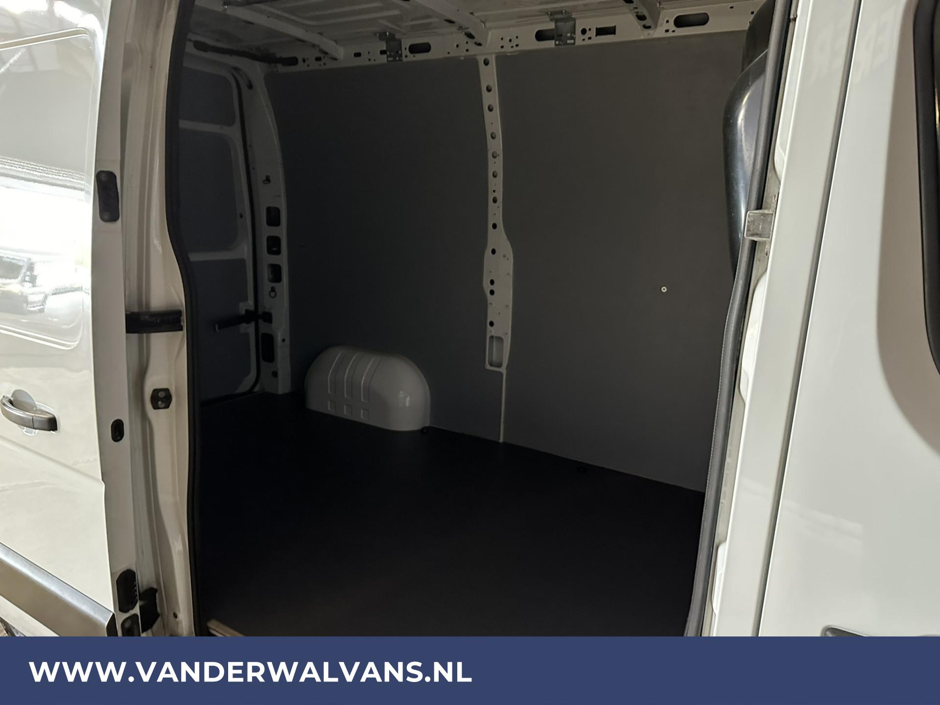 Foto 14 van Opel Movano 2.3 CDTI 146pk L2H2 Euro6 Airco | Imperiaal | Trap | Navigatie