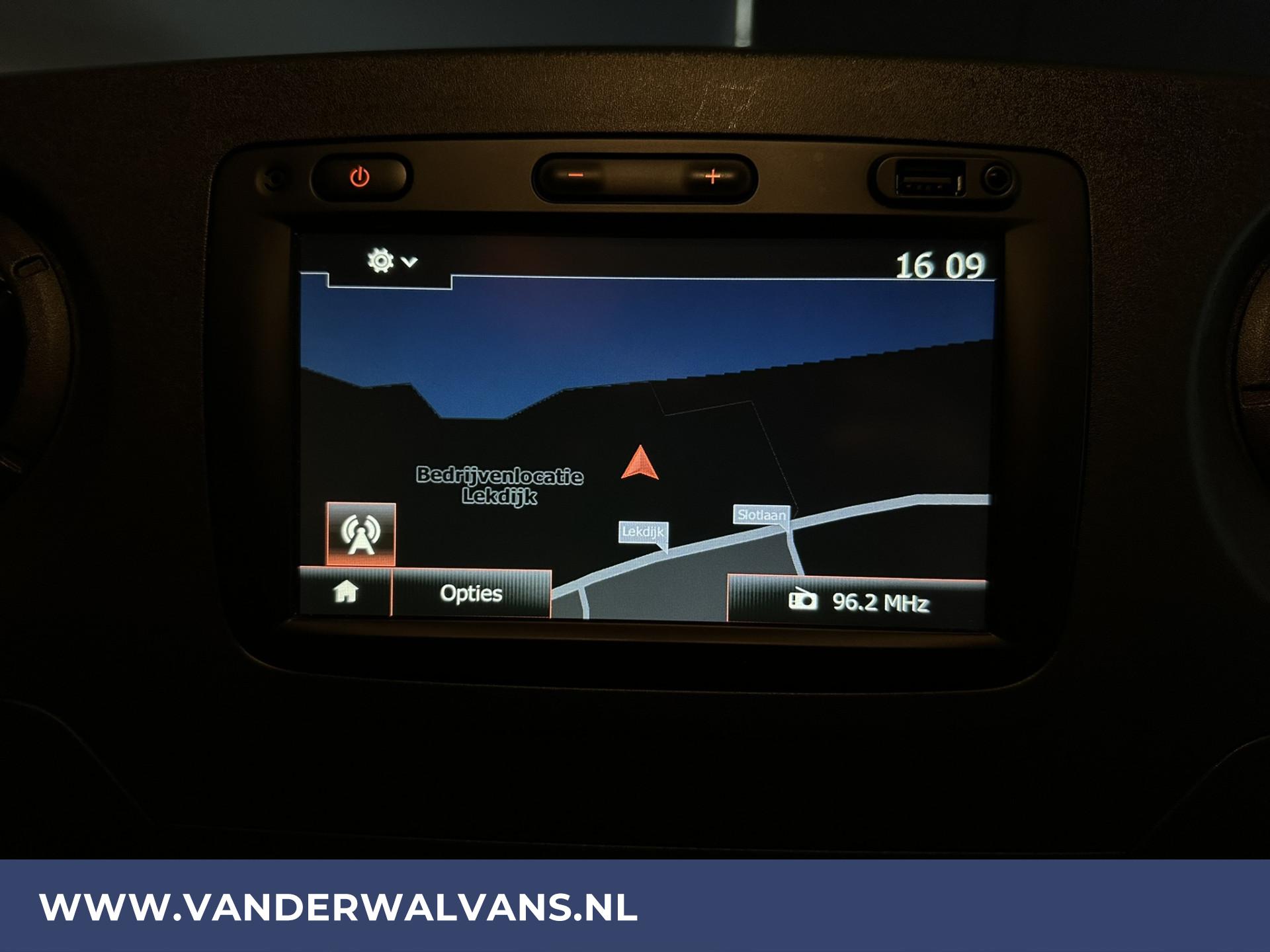 Foto 6 van Opel Movano 2.3 CDTI 146pk L2H2 Euro6 Airco | Imperiaal | Trap | Navigatie
