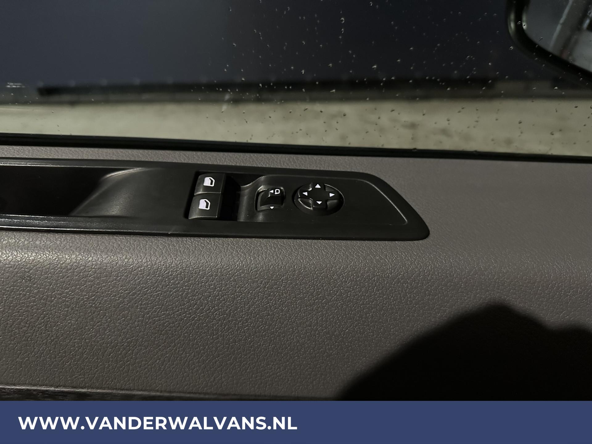 Foto 17 van Opel Vivaro 2.0 CDTI 123pk L3H1 XL Euro6 Airco | Navigatie | Camera | Sidebars | Apple Carplay