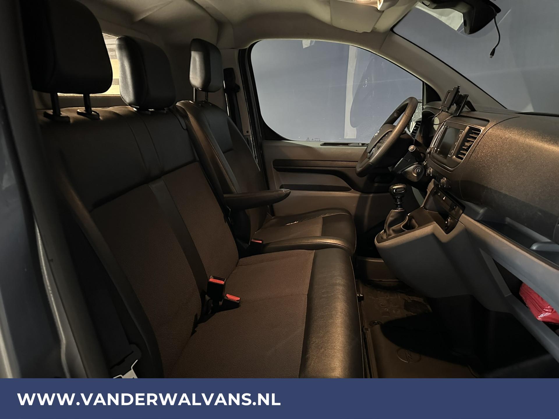 Foto 9 van Opel Vivaro 2.0 CDTI 123pk L3H1 XL Euro6 Airco | Navigatie | Camera | Sidebars | Apple Carplay
