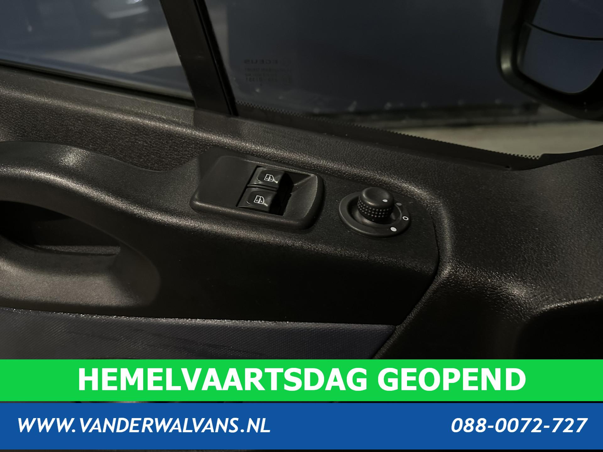 Foto 21 van Opel Vivaro 1.6 CDTI 126pk L2H1 inrichting Euro6 Airco | Navigatie | Camera | Imperiaal | Trap | Trekhaak