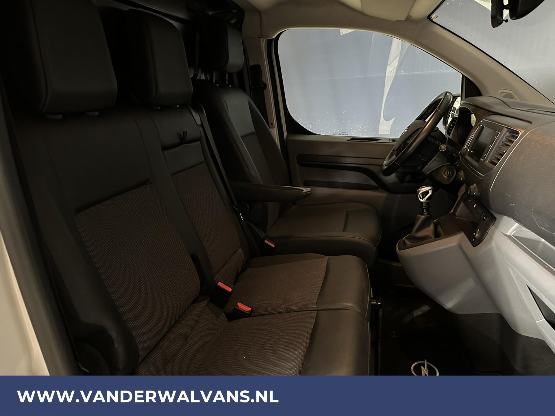 Foto 11 van Opel Vivaro 1.6 CDTI L3H1 XL Euro6 Airco | LED | Cruise | Navigatie | Apple Carplay | Android auto