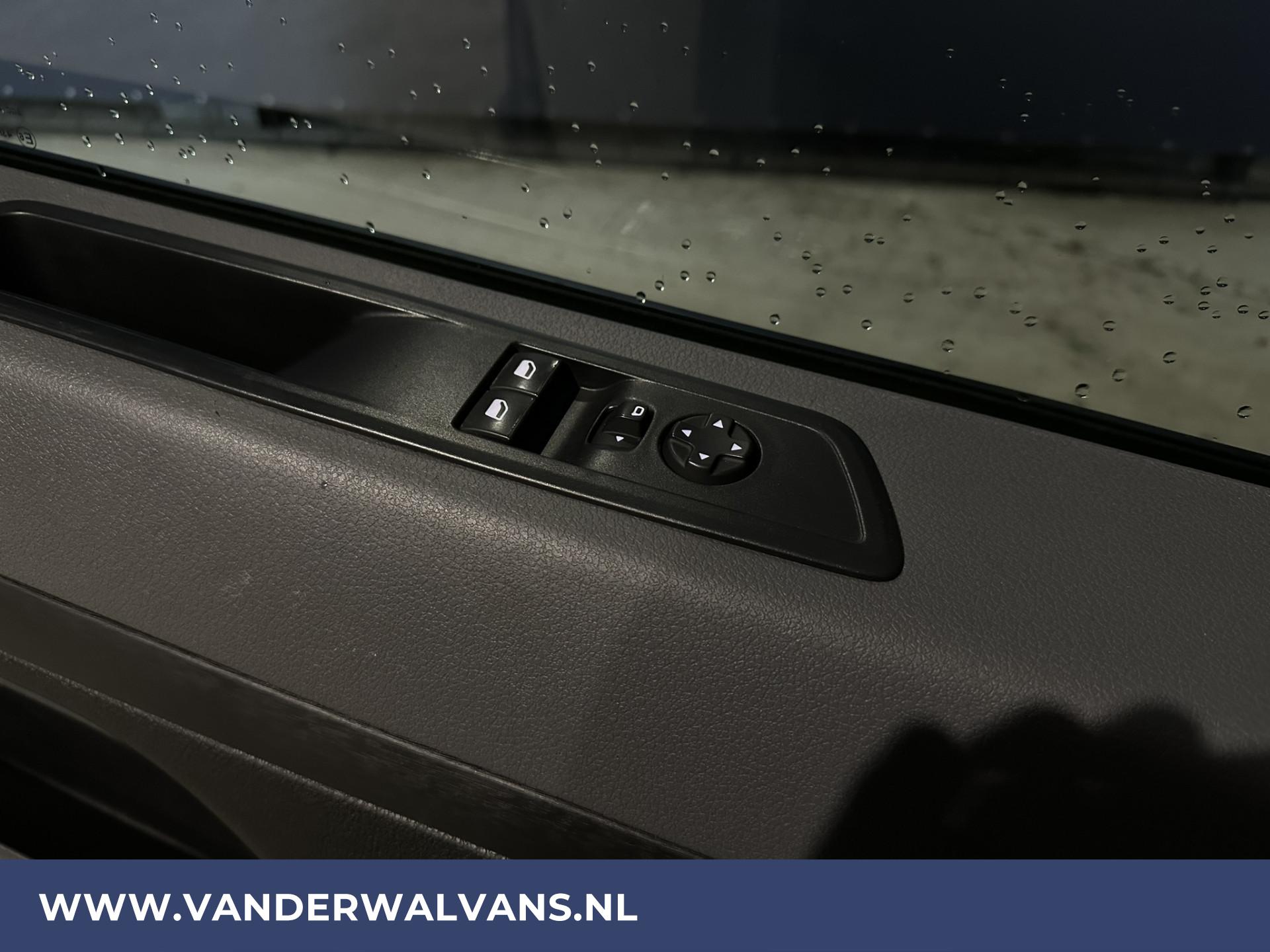 Foto 16 van Opel Vivaro 1.6 CDTI L3H1 XL Euro6 Airco | LED | Cruise | Navigatie | Apple Carplay | Android auto