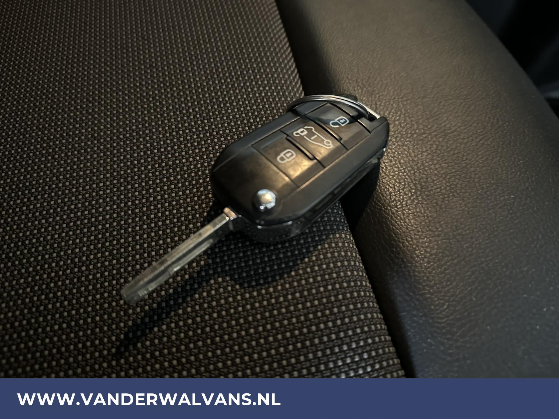 Foto 17 van Opel Vivaro 1.6 CDTI L3H1 XL Euro6 Airco | LED | Cruise | Navigatie | Apple Carplay | Android auto