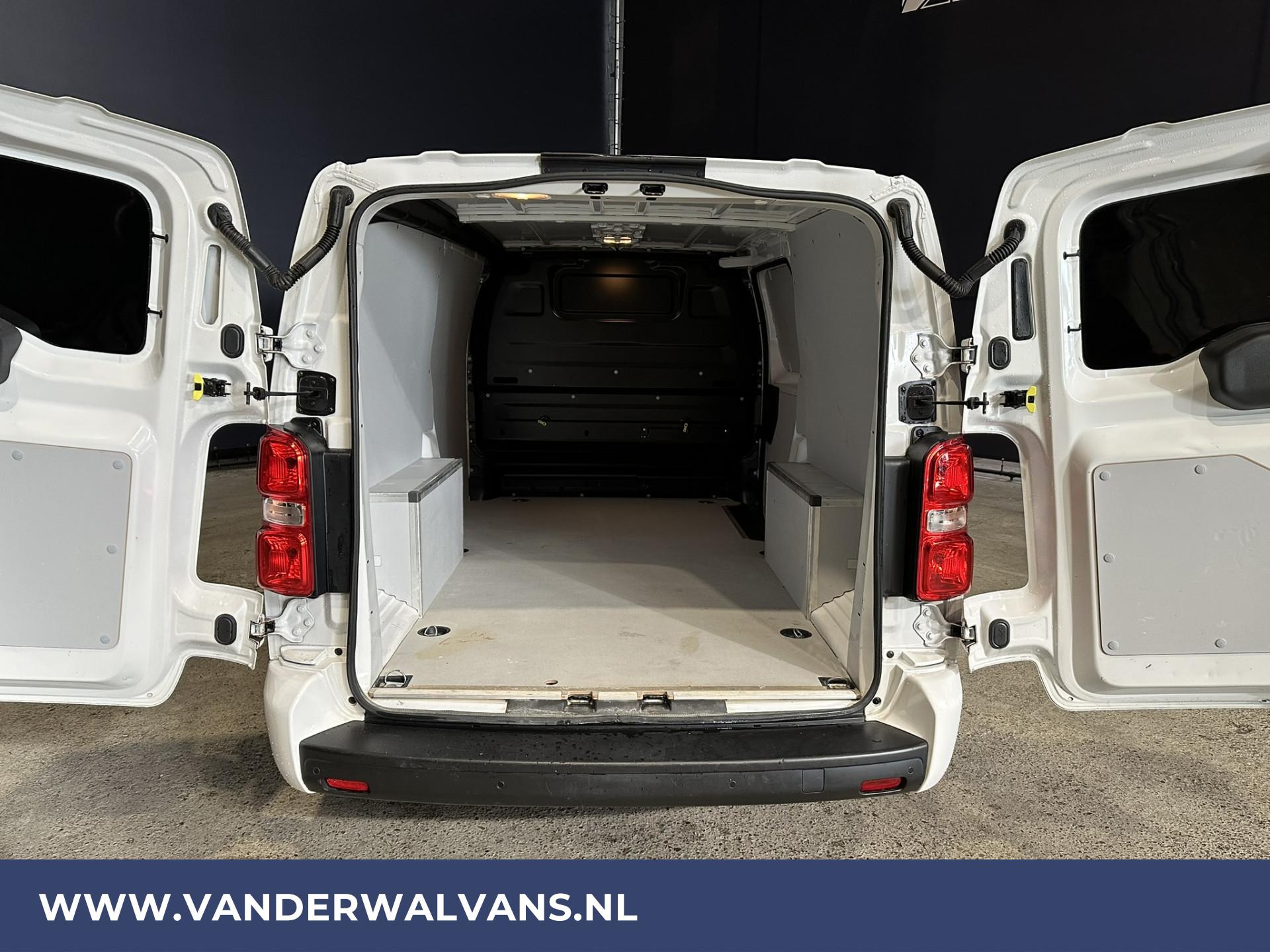Foto 3 van Opel Vivaro 1.6 CDTI L3H1 XL Euro6 Airco | LED | Cruise | Navigatie | Apple Carplay | Android auto