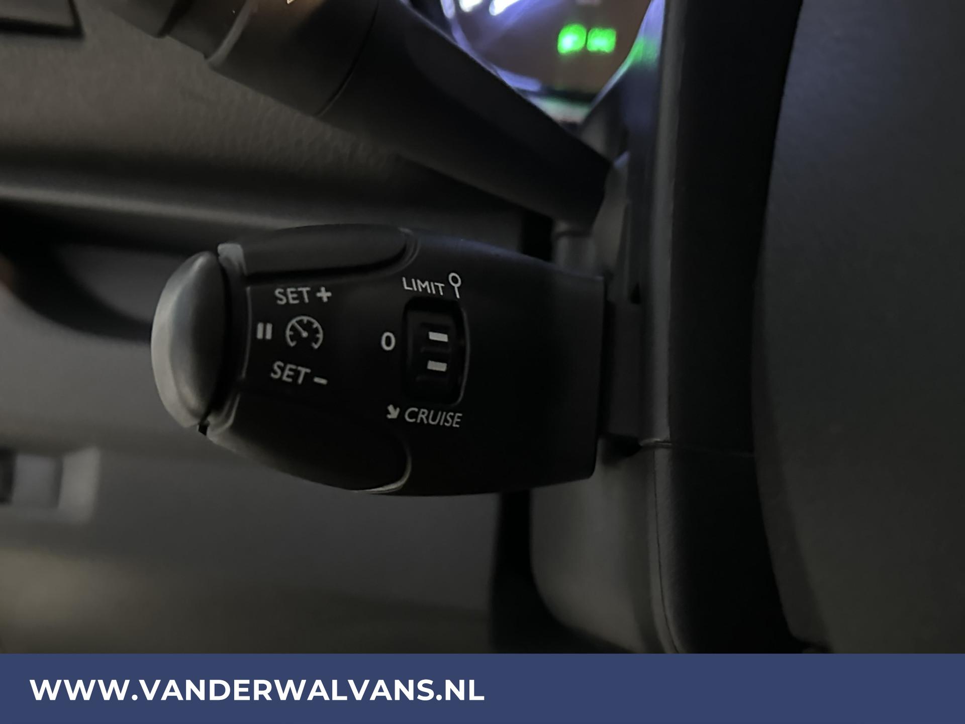 Foto 7 van Opel Vivaro 1.6 CDTI L3H1 XL Euro6 Airco | LED | Cruise | Navigatie | Apple Carplay | Android auto