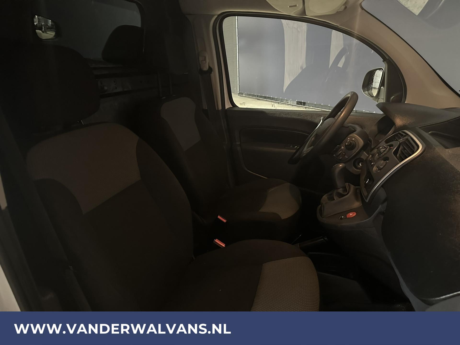 Foto 7 van Renault Kangoo 1.5 dCi 90pk L2H1 Maxi Euro6 Airco | Imperiaal | Trekhaak | Navigatie | Cruisecontrol