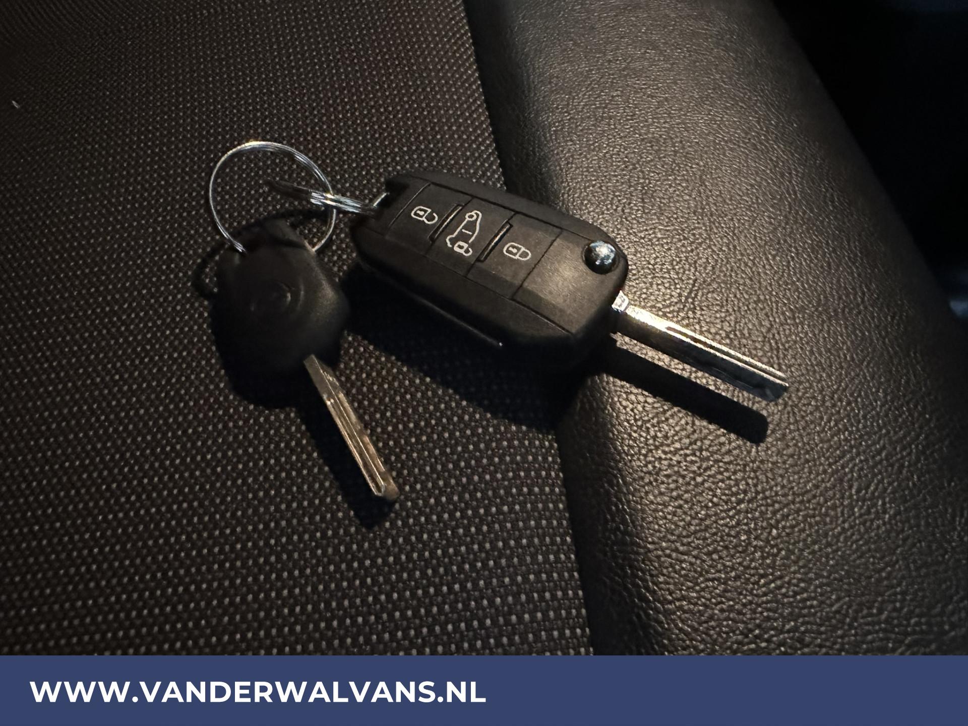 Foto 16 van Opel Vivaro 2.0 CDTI 123pk L2H1 Euro6 Airco | Camera | Cruisecontrol | Apple Carplay