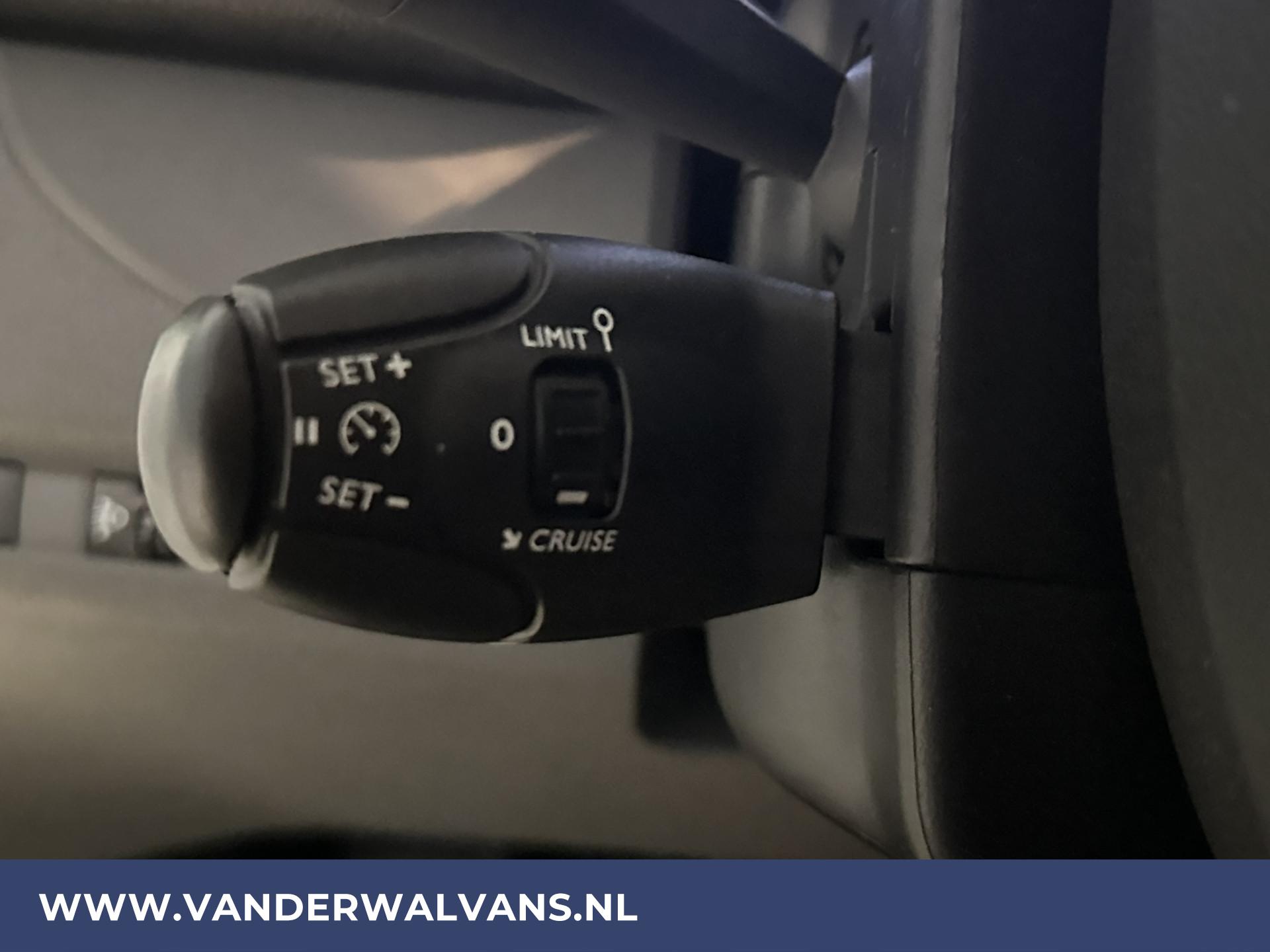 Foto 6 van Opel Vivaro 2.0 CDTI 123pk L2H1 Euro6 Airco | Camera | Cruisecontrol | Apple Carplay